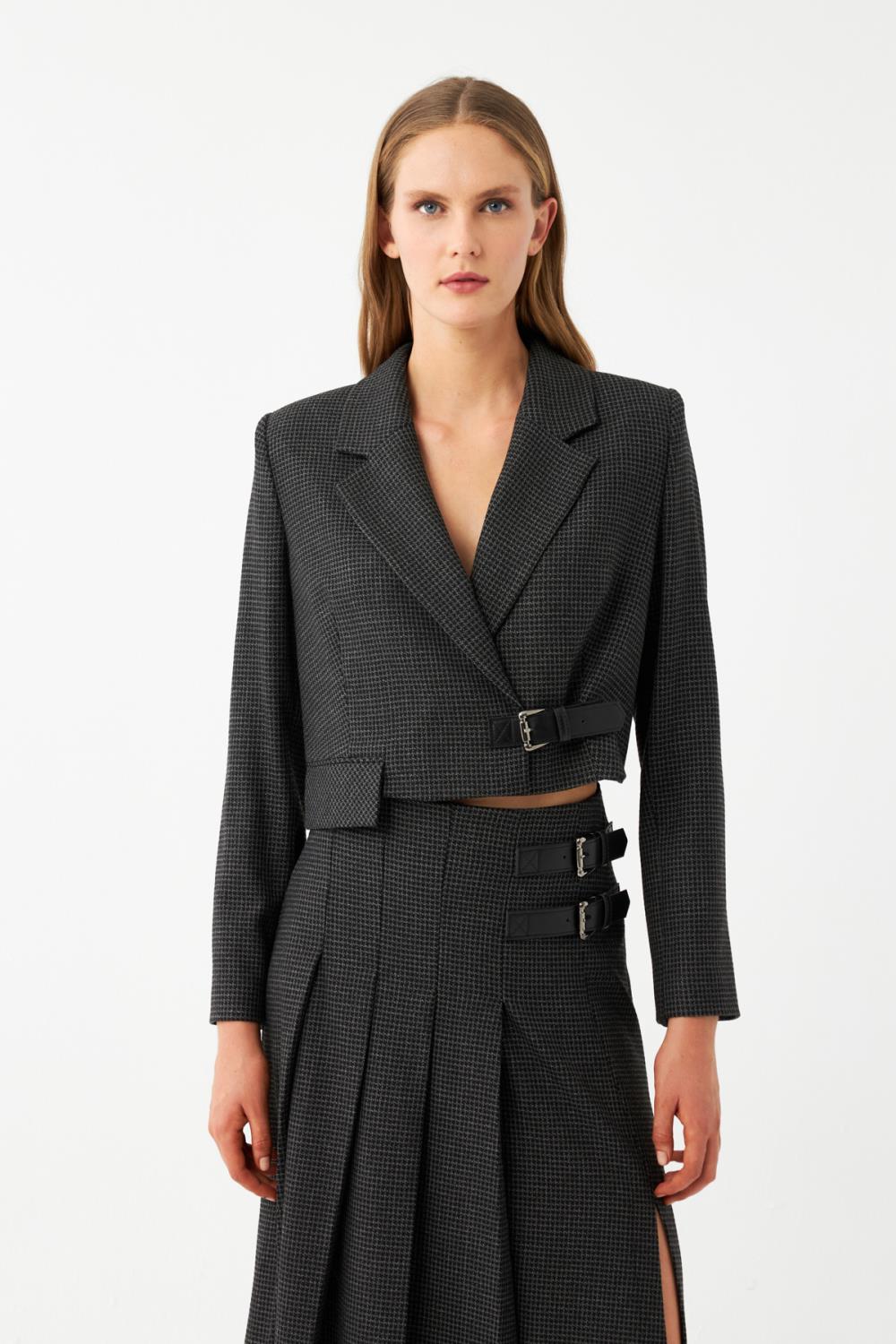 Tokalı Kemerli Blazer Ceket