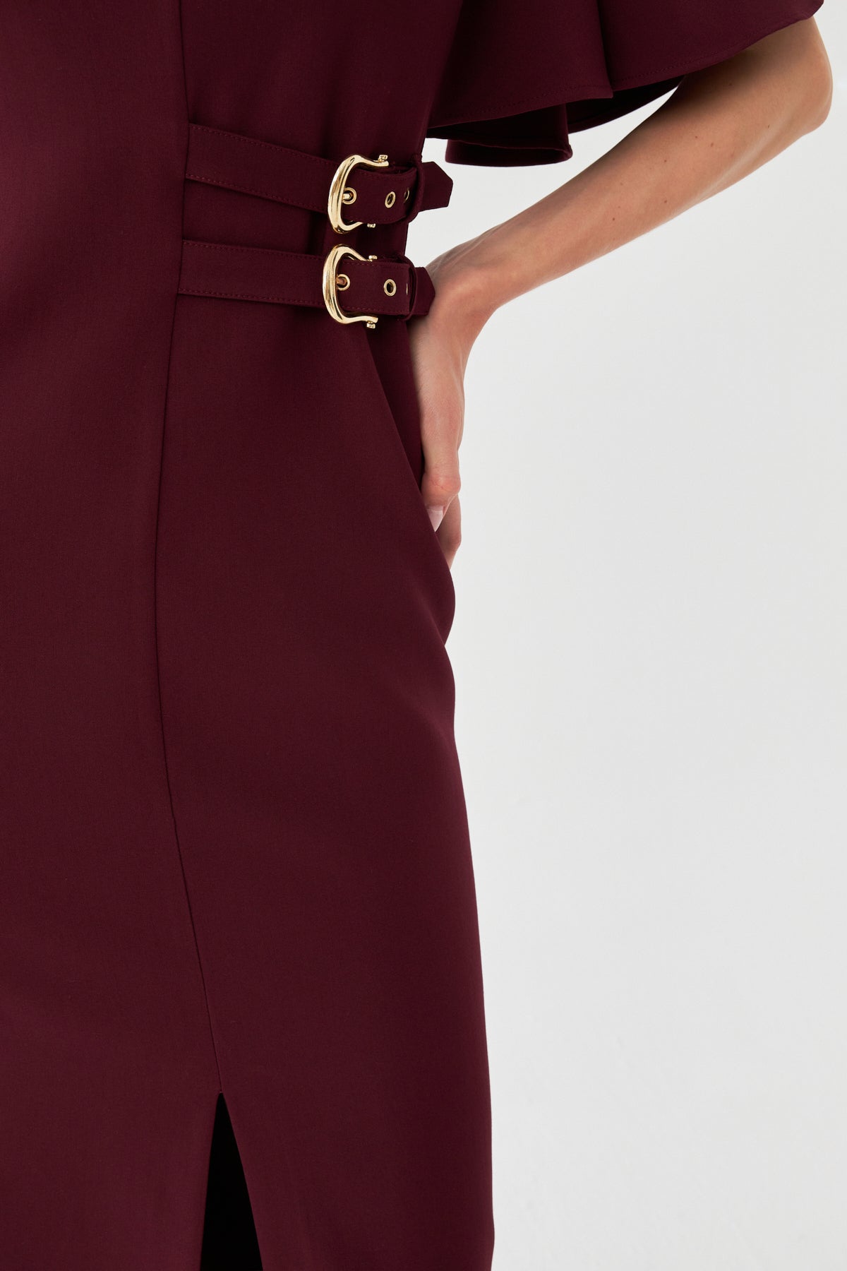 Kemer Tokalı Yırtmaç Elbise