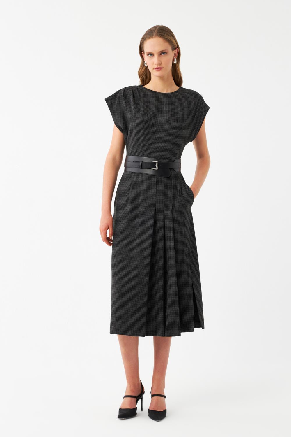 Kemerli Pileli Midi Elbise