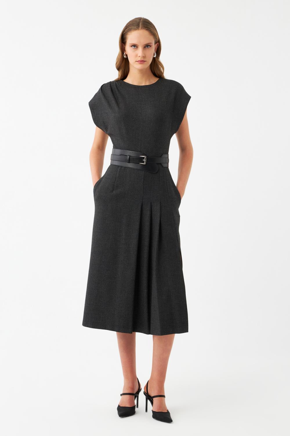 Kemerli Pileli Midi Elbise