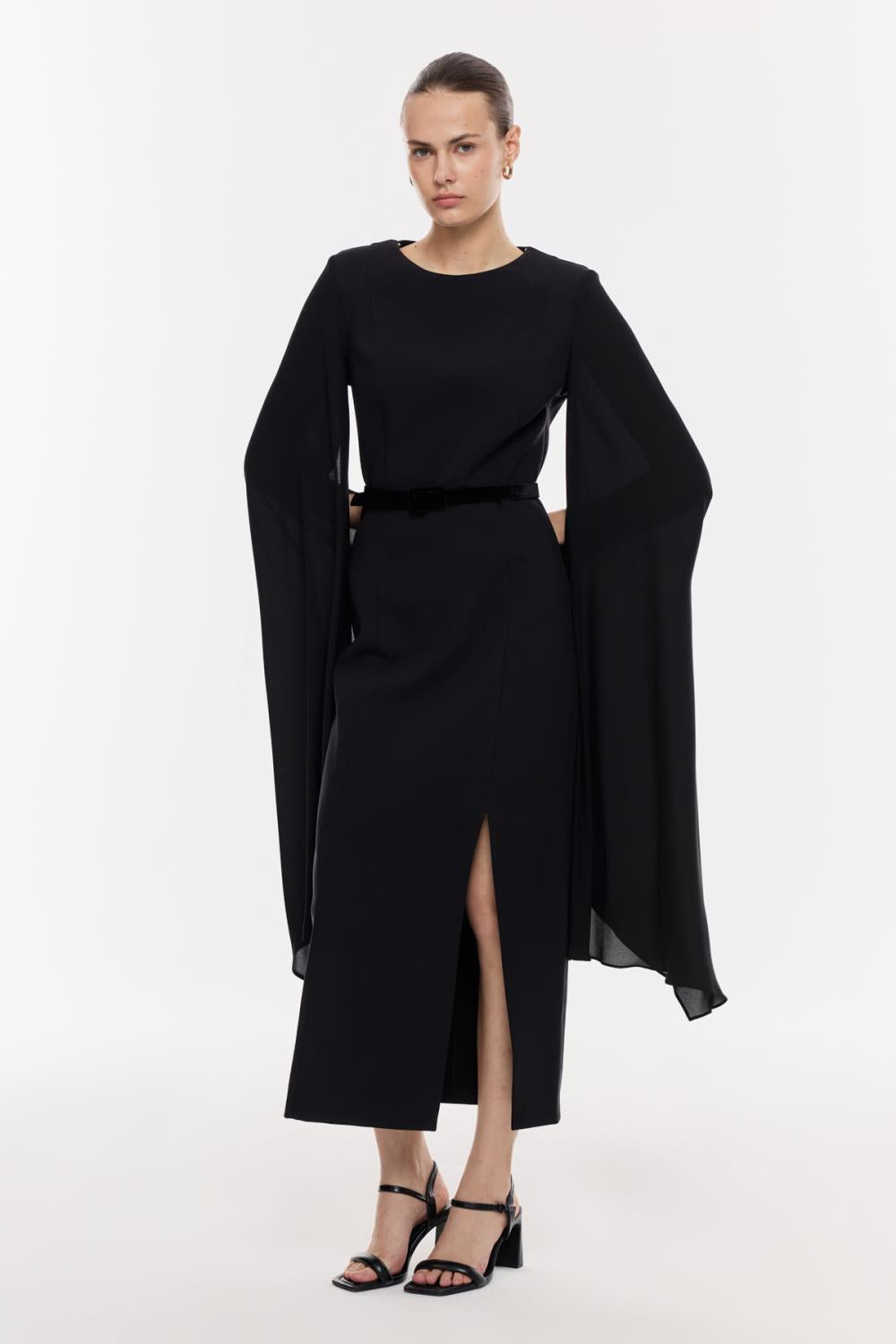 Pelerin Kollu Uzun Elbise