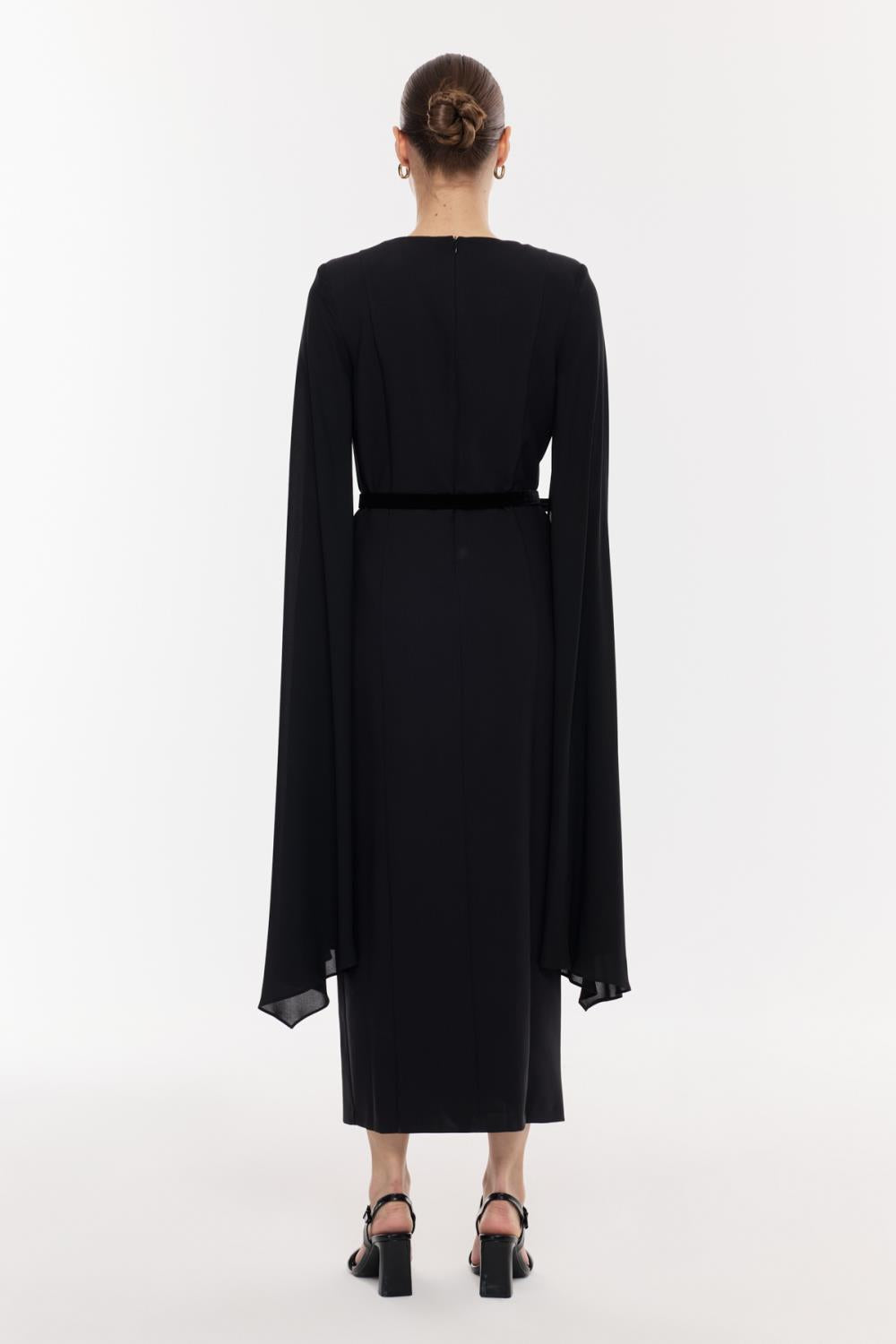 Pelerin Kollu Uzun Elbise