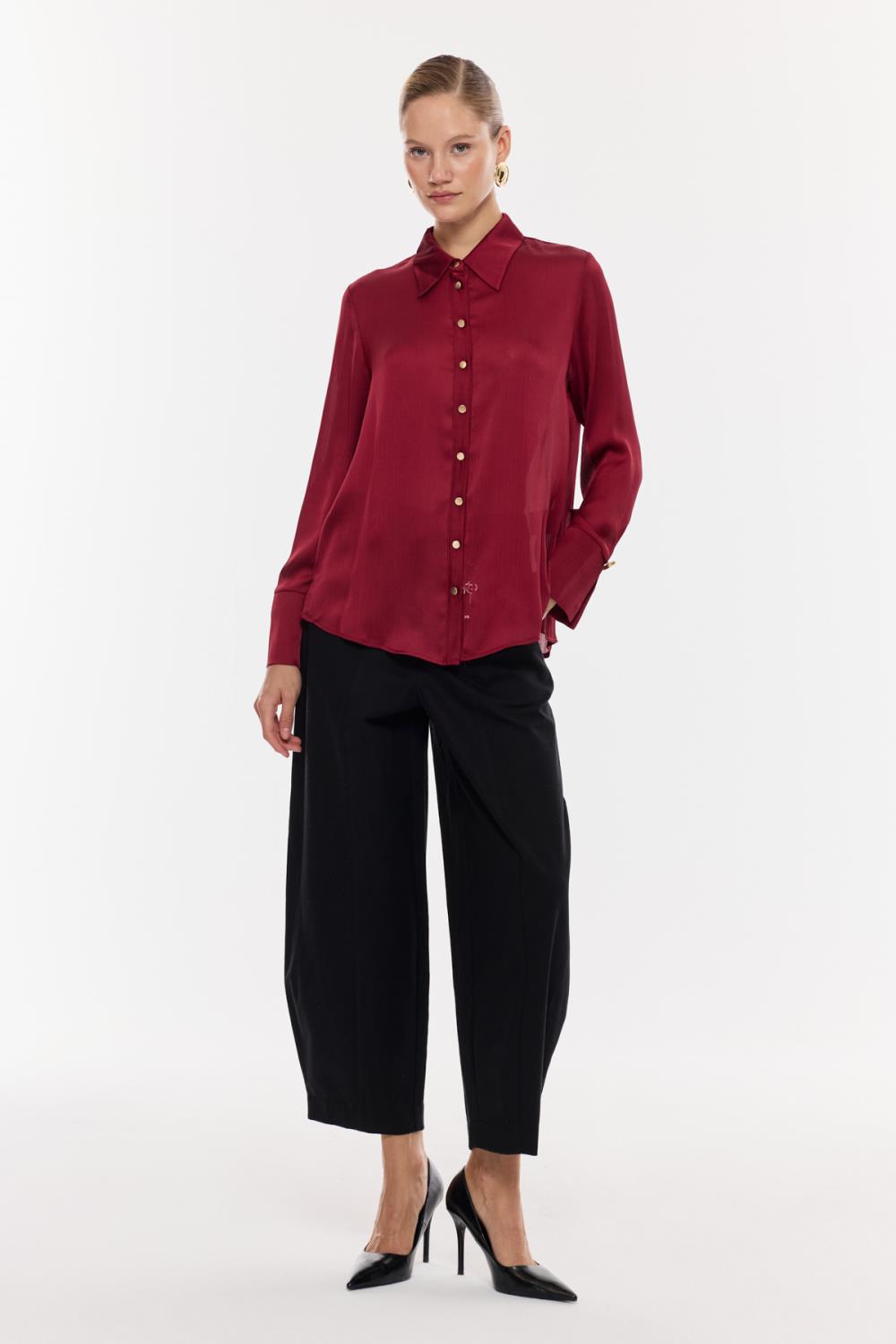 Saten Dokulu Düğmeli Gömlek