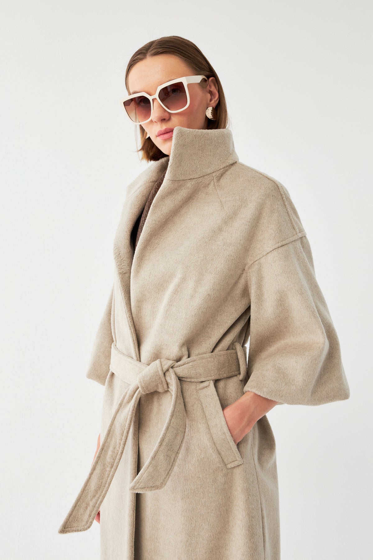 Kușaklı Geniş Kol Modern Kaban