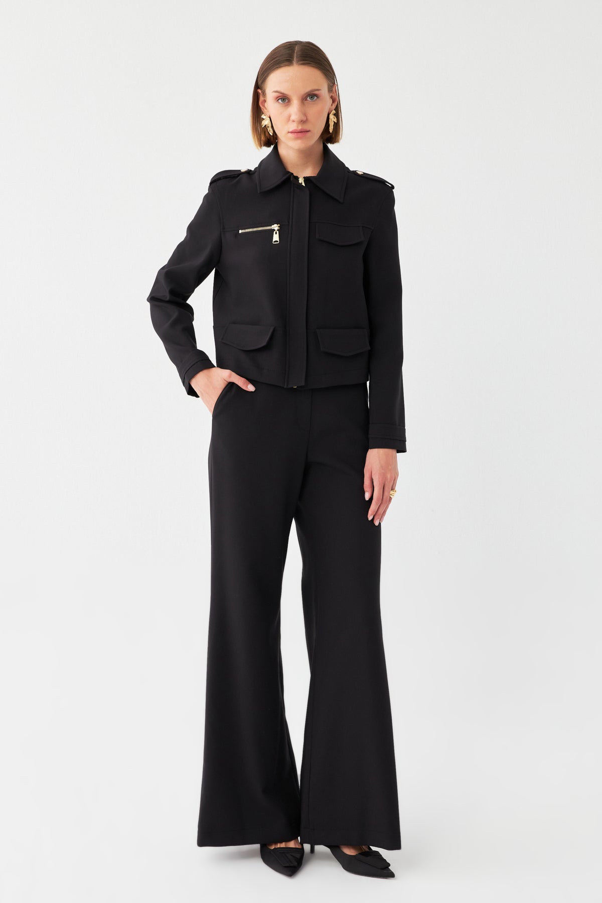 Düğmeli Fermuarlı Takım