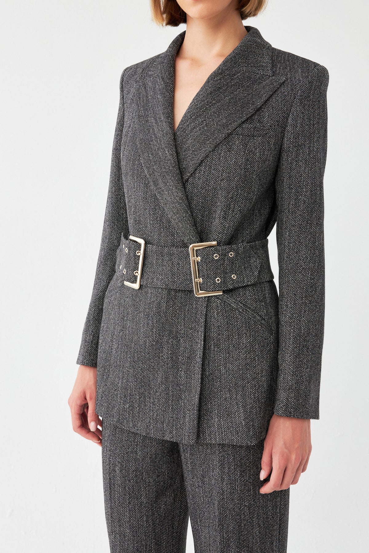 Kemer Detaylı Kruvaze Takım