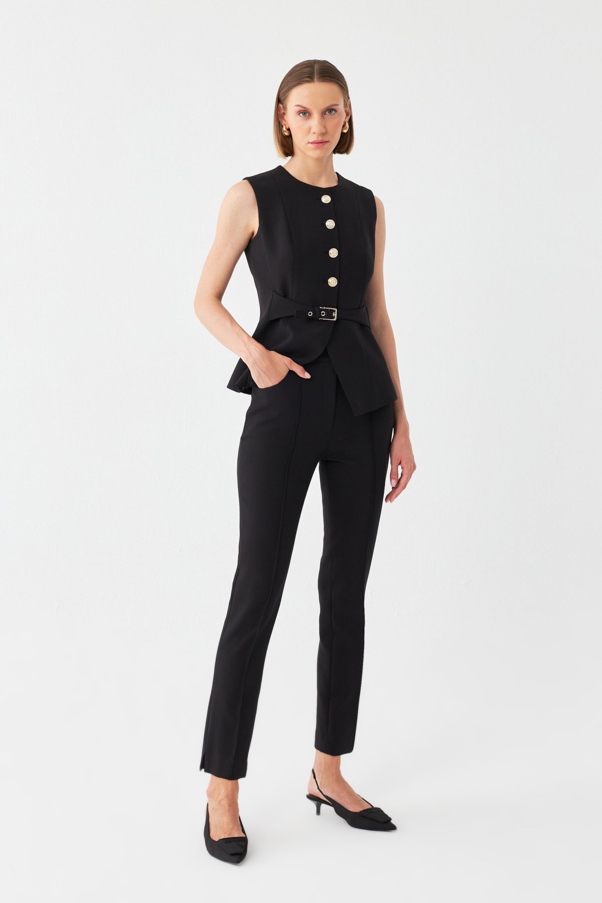 Düğmeli-Kemerli Blazer Takım