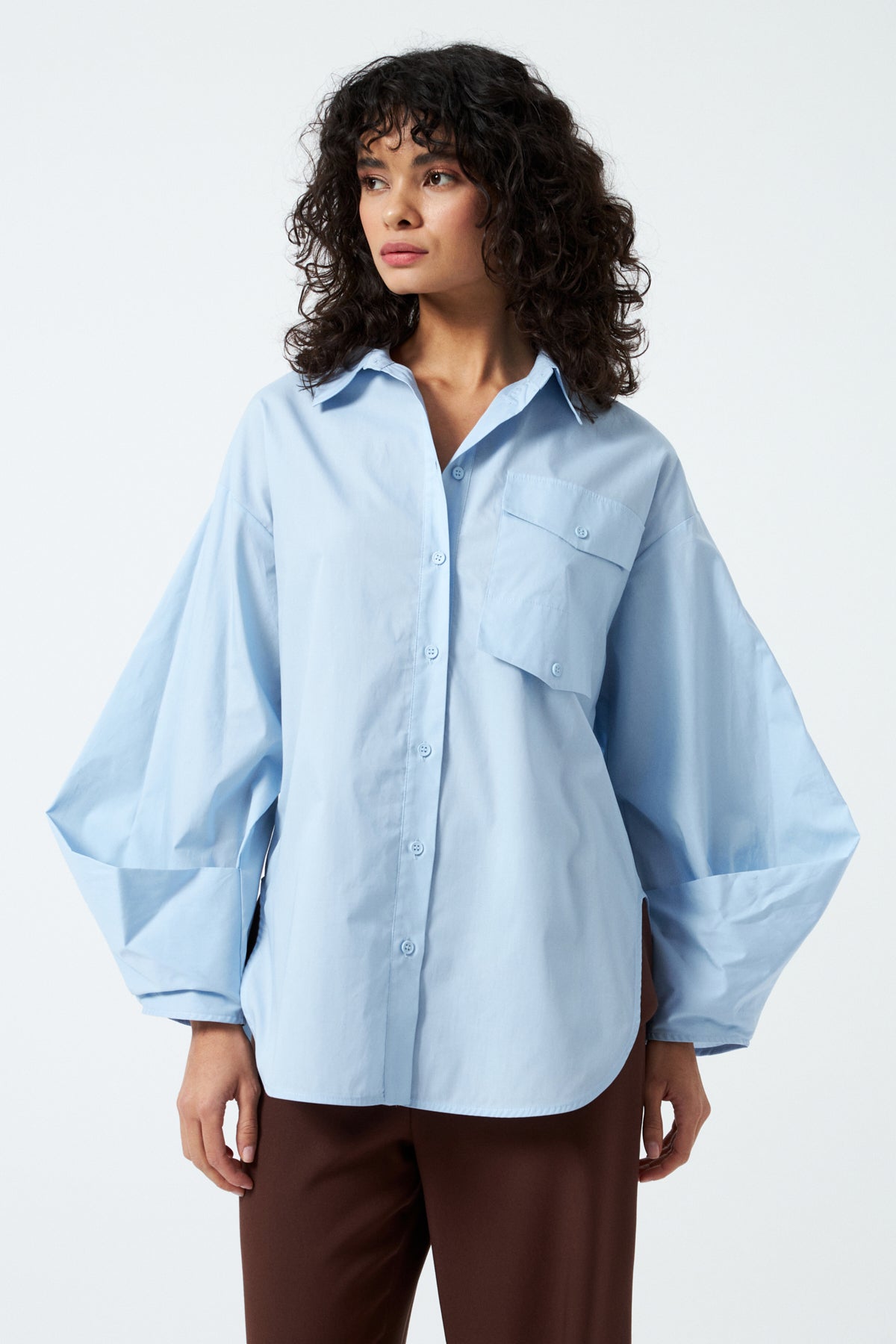 Tek Cepli Yandan Yırtmaçlı Oversize Gömlek - Mavi