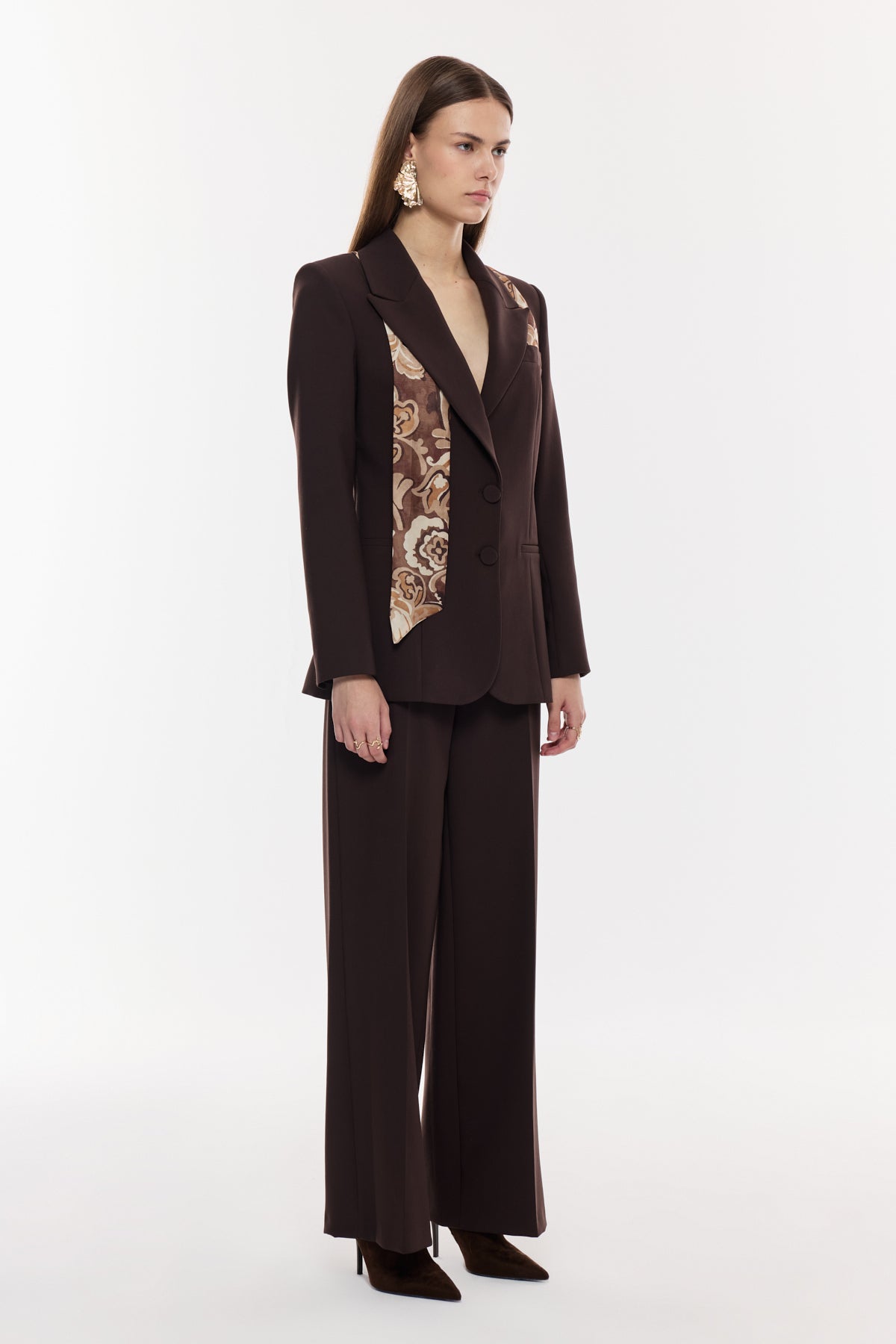 Desenli Detaylı Kruvaze Takım