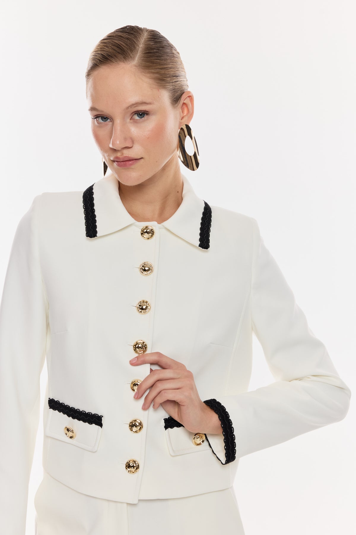 Zarif Düğme Detaylı Klasik Takım