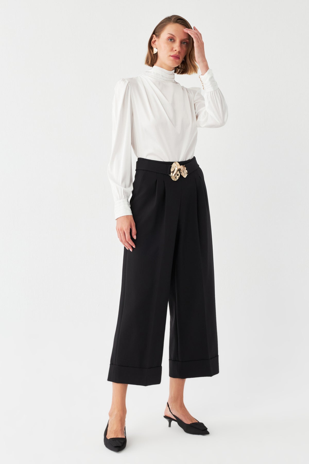 Tokalı Kısa Paça Pantolon