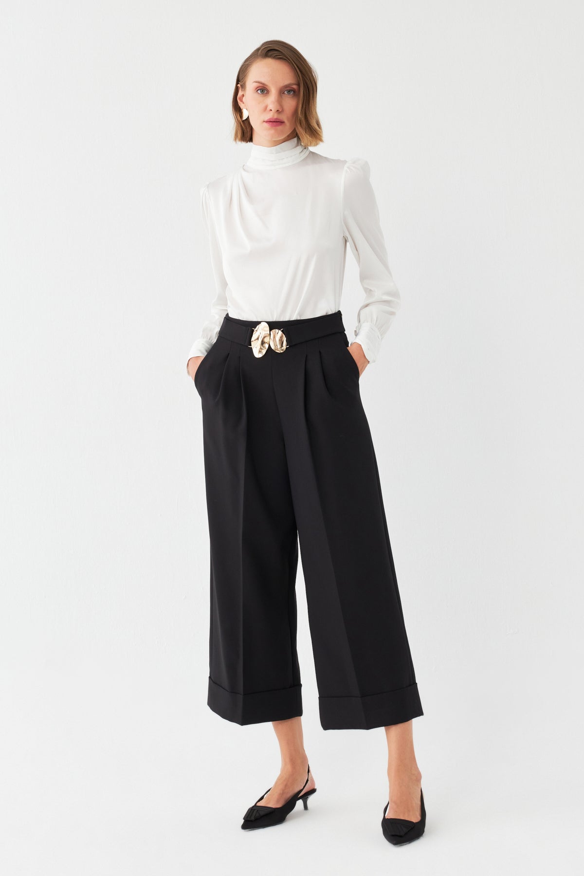 Tokalı Kısa Paça Pantolon