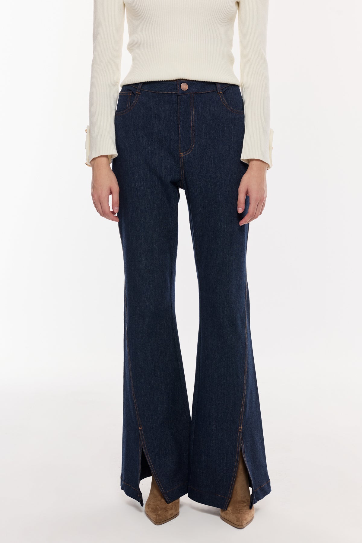 Yırtmaç Detaylı Pantolon