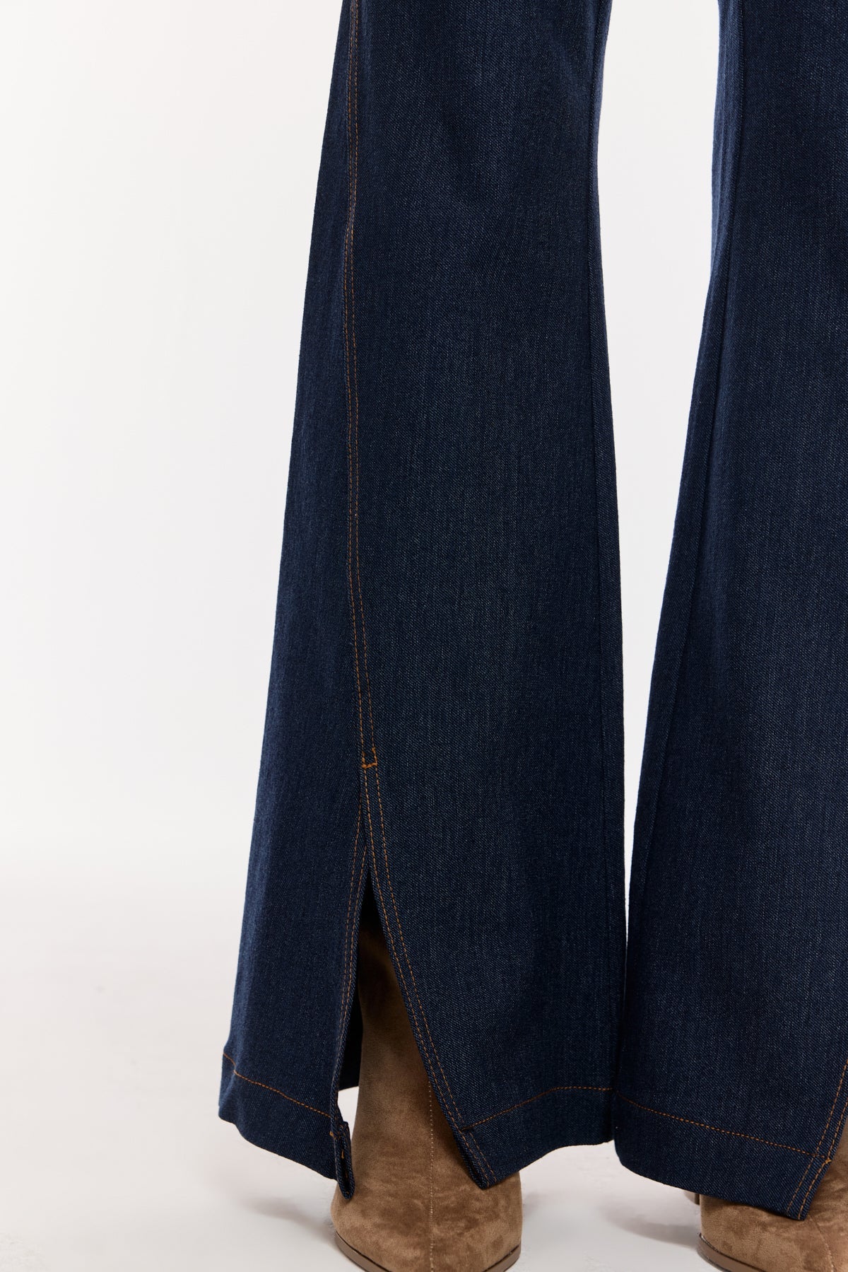 Yırtmaç Detaylı Pantolon