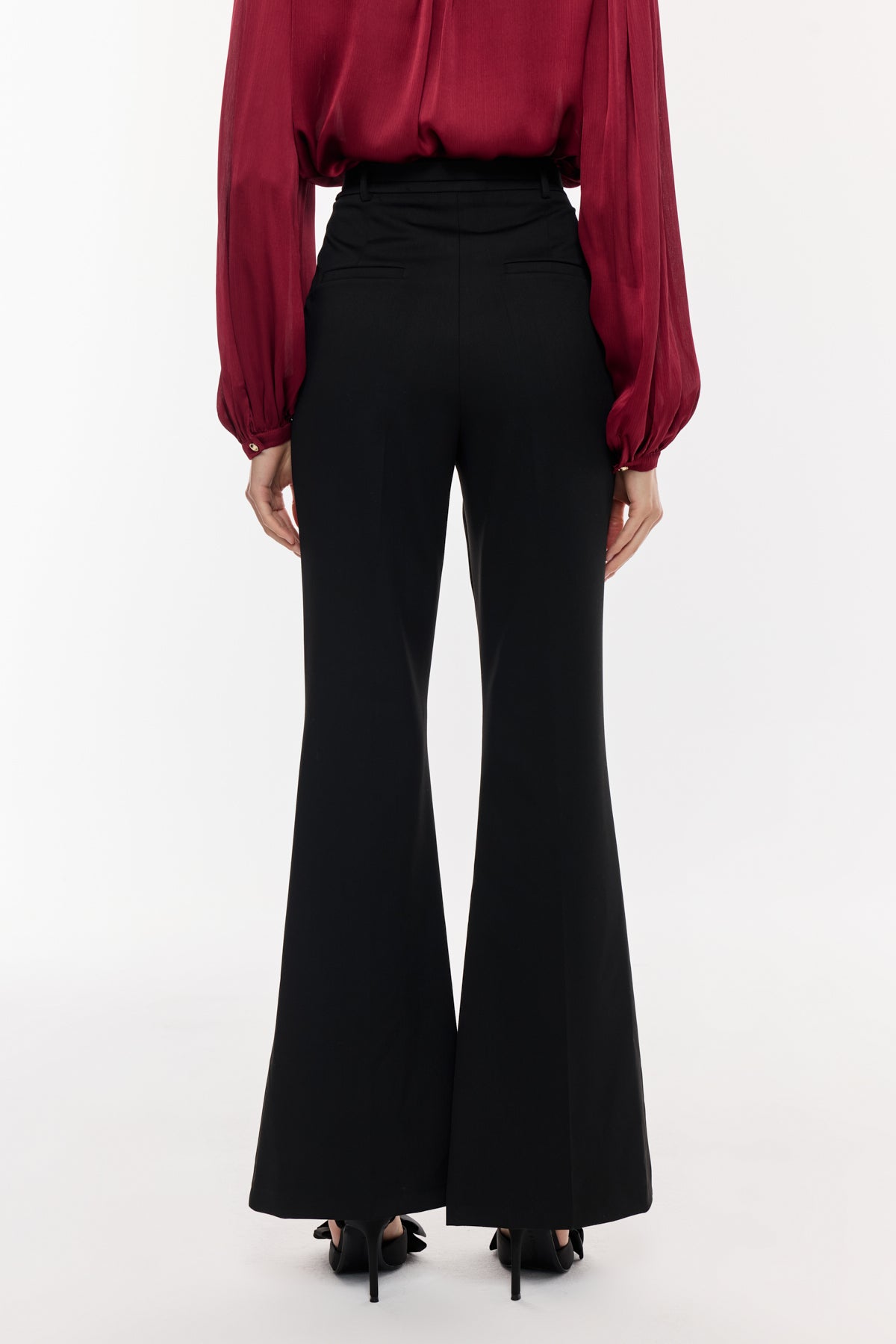 Kemer Detaylı Dökümlü Kumaş Pantolon