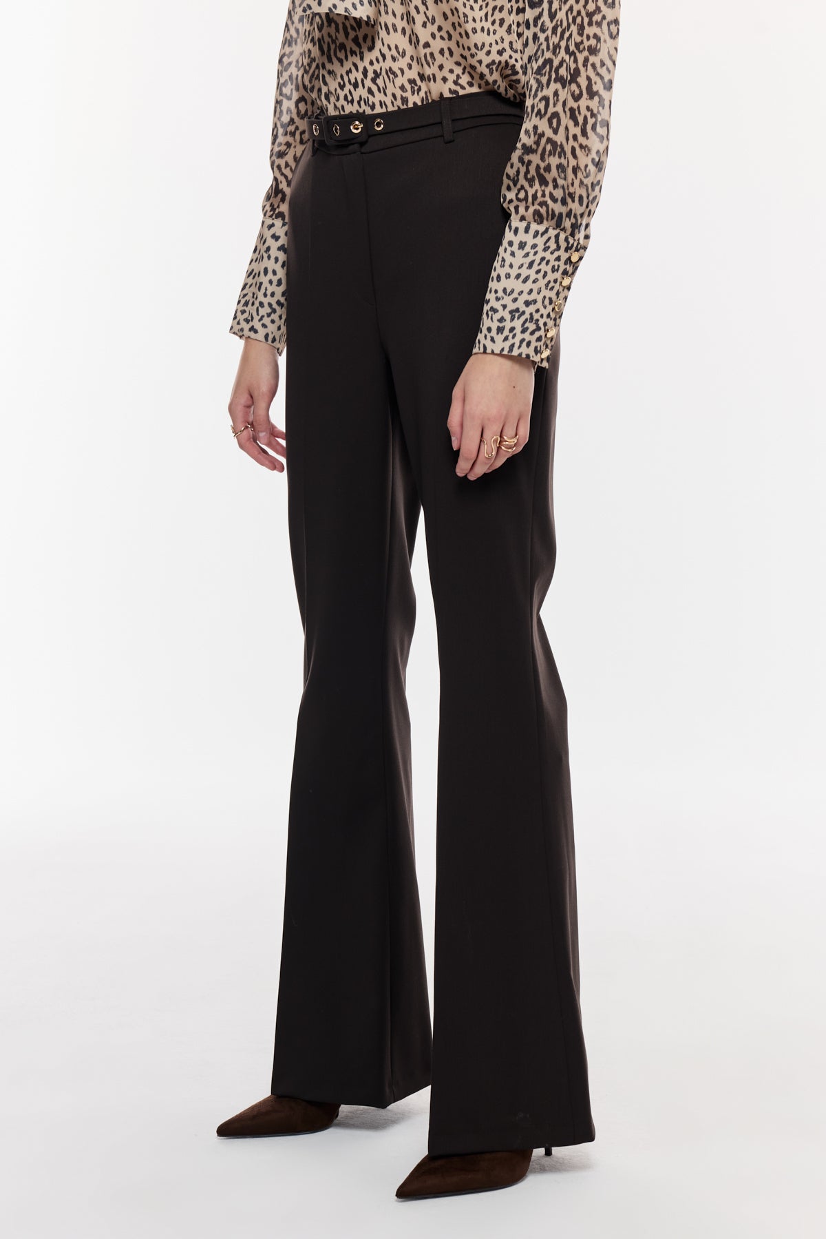 Kemer Detaylı Klasik Kesim Pantolon