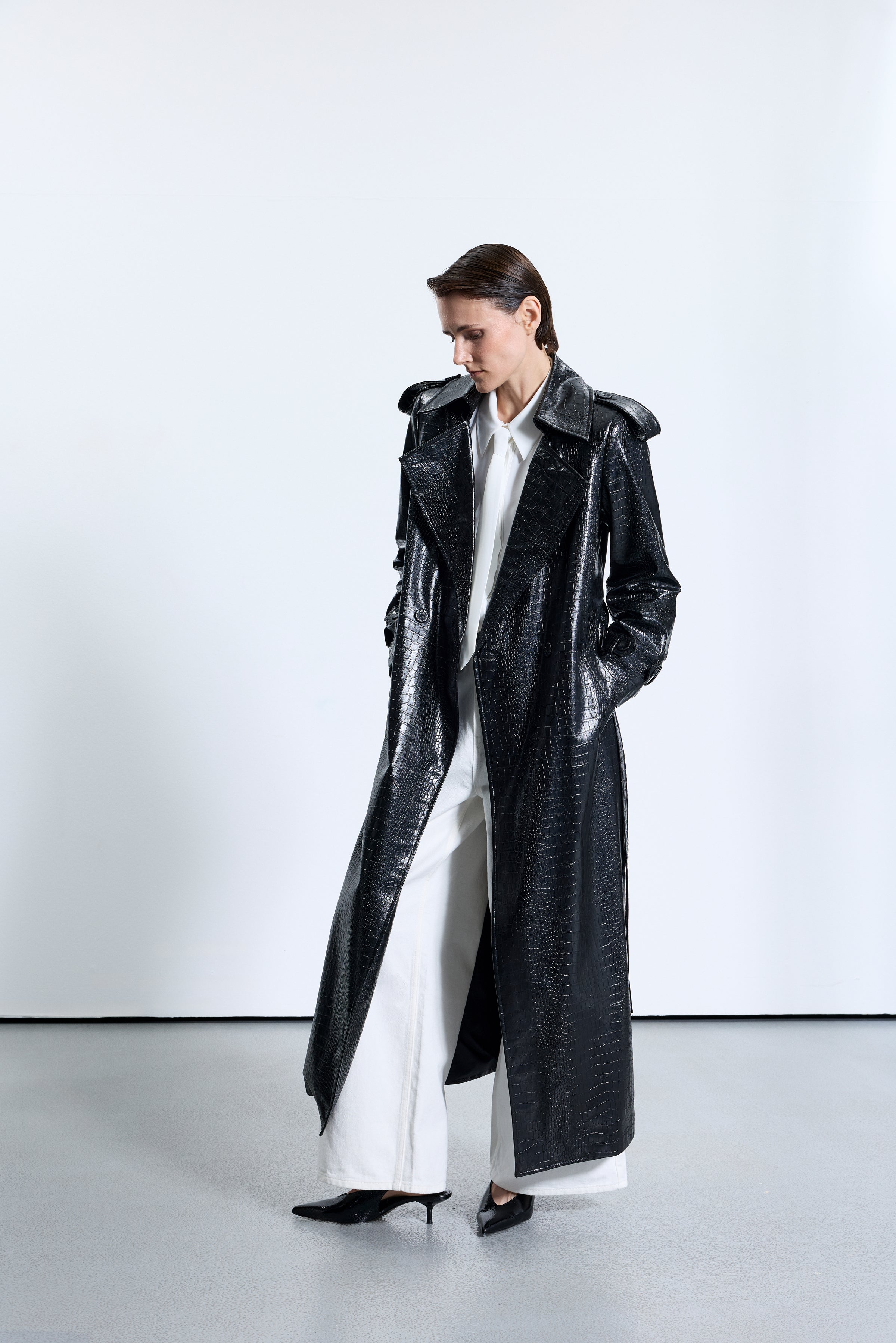 1713 Siyah Deri Trençkot