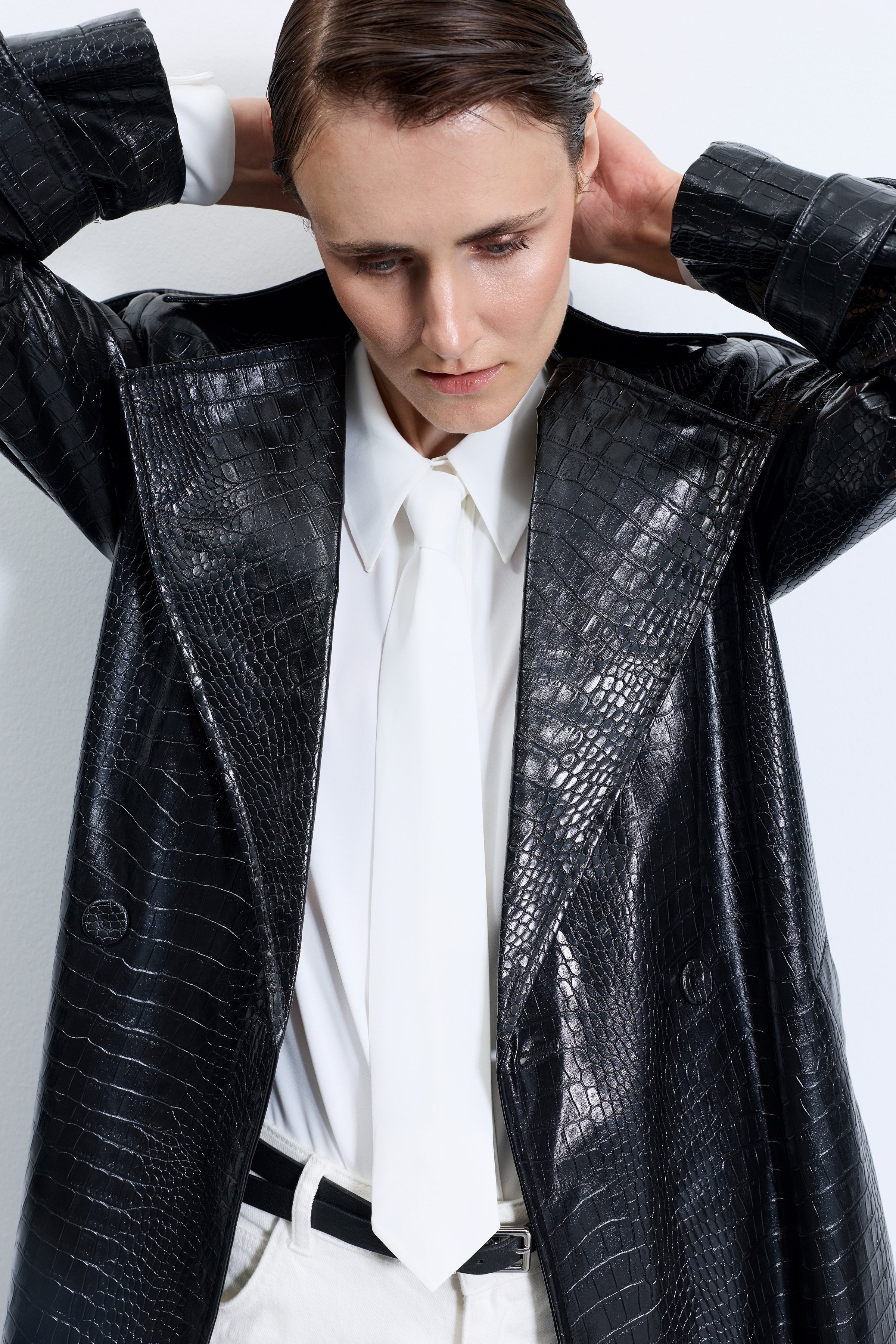 1713 Siyah Deri Trençkot