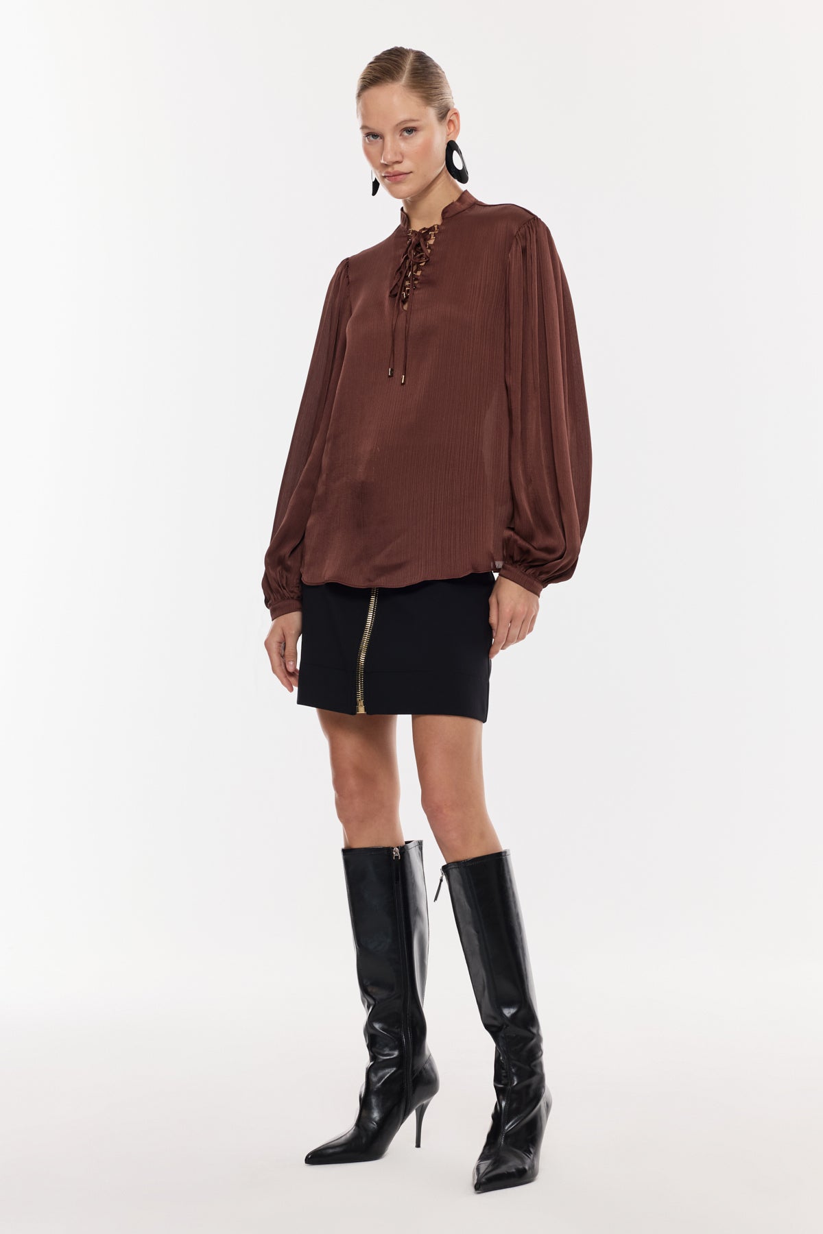 Bağlama Detaylı Saten Dokulu Bluz