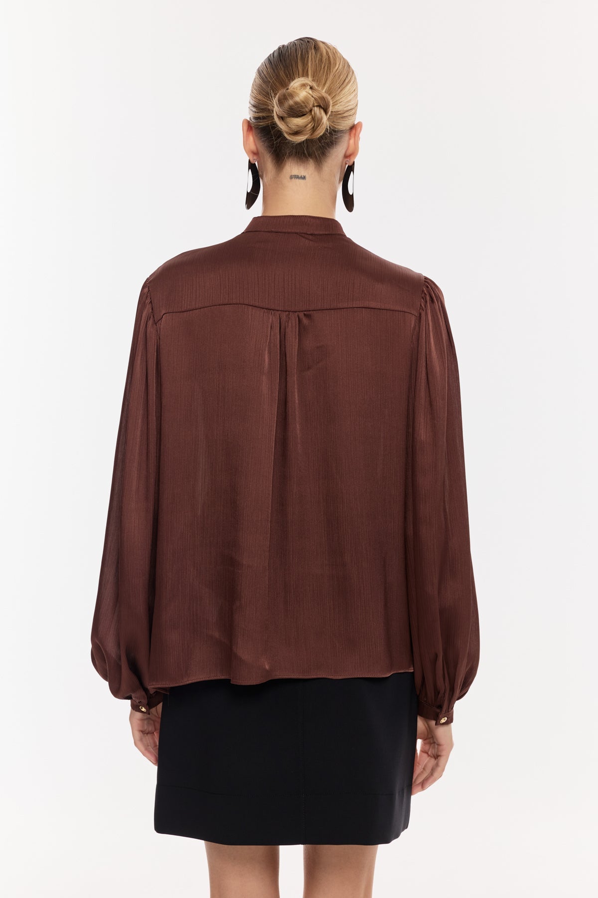 Bağlama Detaylı Saten Dokulu Bluz