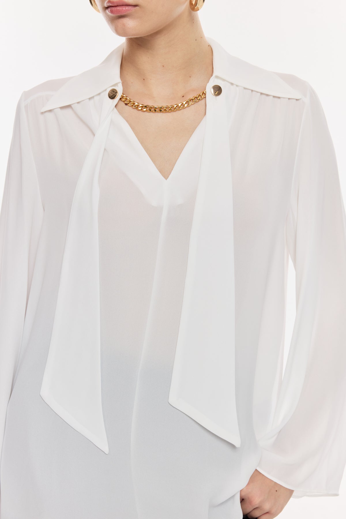 Zincir Detaylı Şifon Bluz