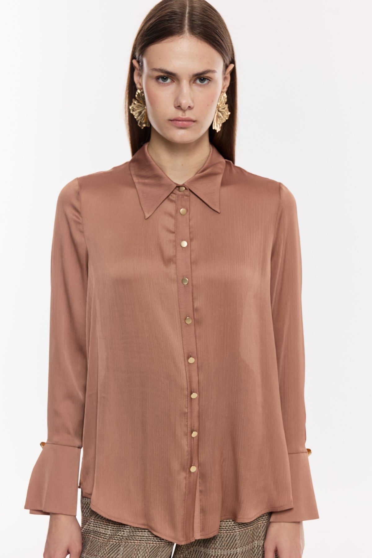 Saten Dokulu Düğmeli Gömlek