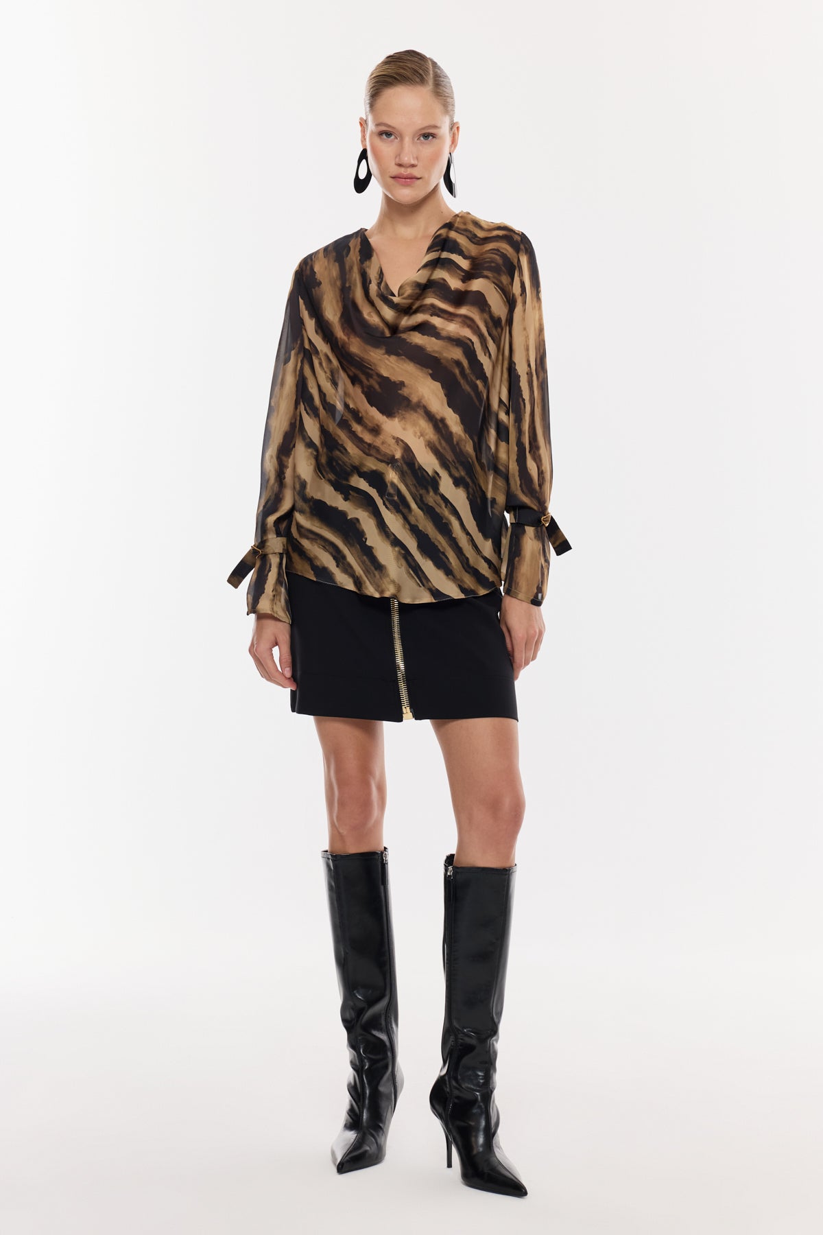 Desenli Saten Dökümlü Bluz