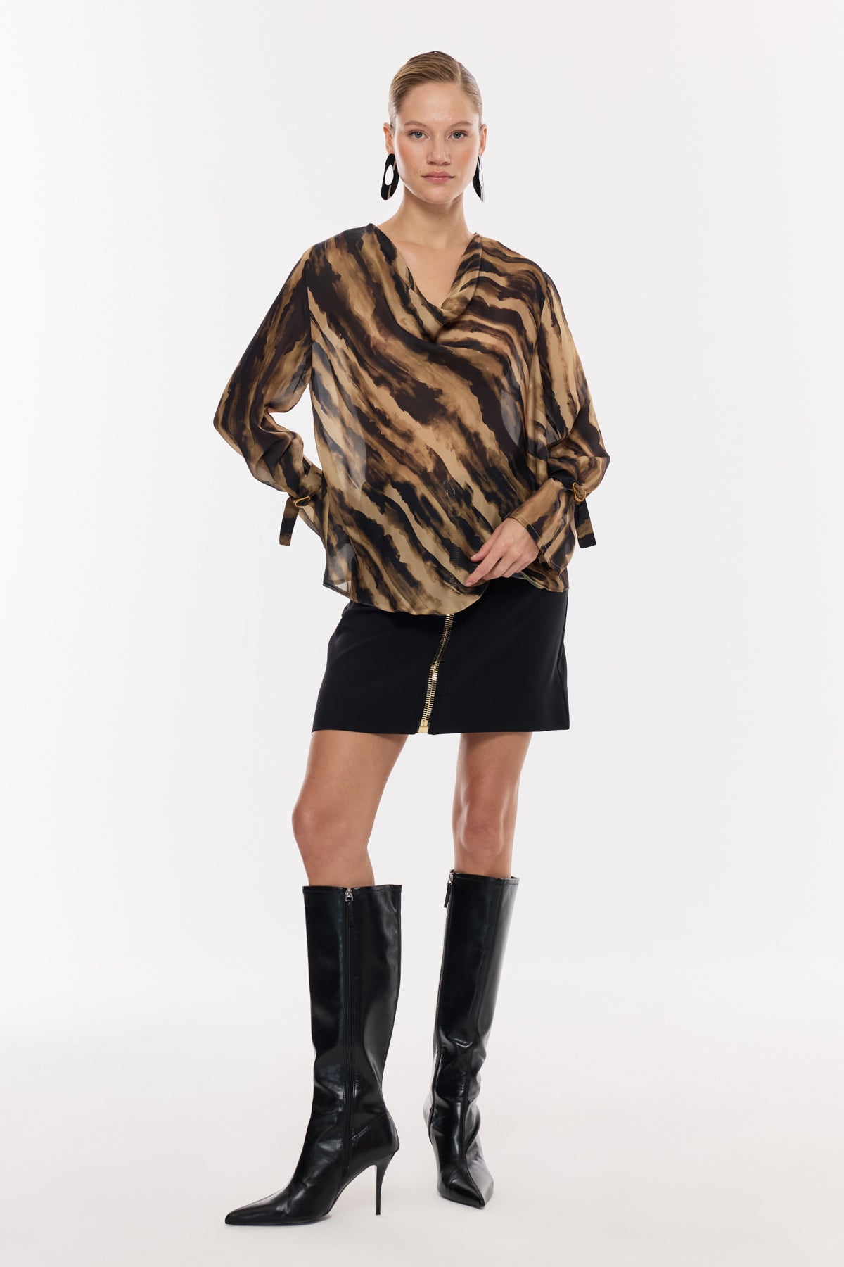 Desenli Saten Dökümlü Bluz