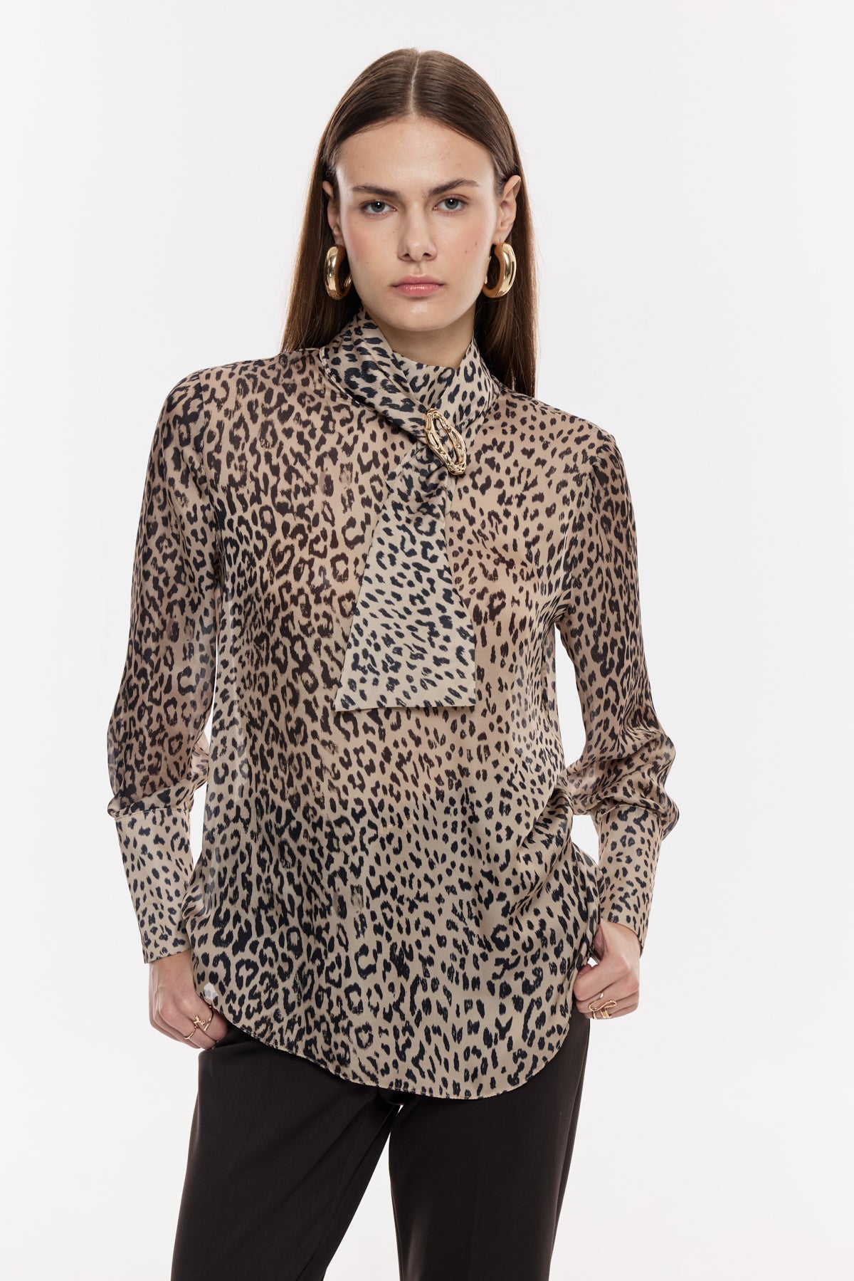 Leopar Desenli Fular Yaka Bluz