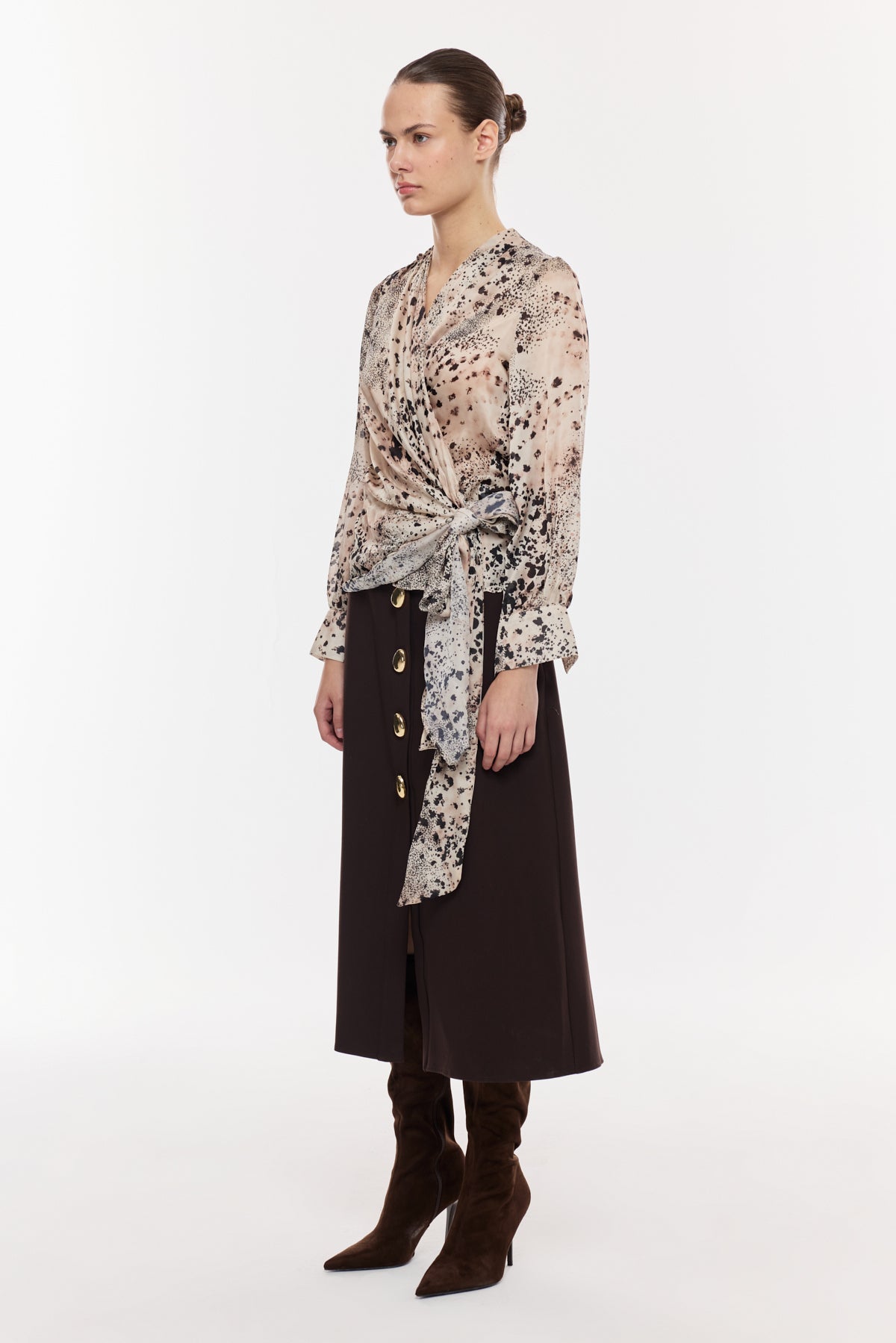 Desenli Kruvaze Bağlamalı Saten Bluz