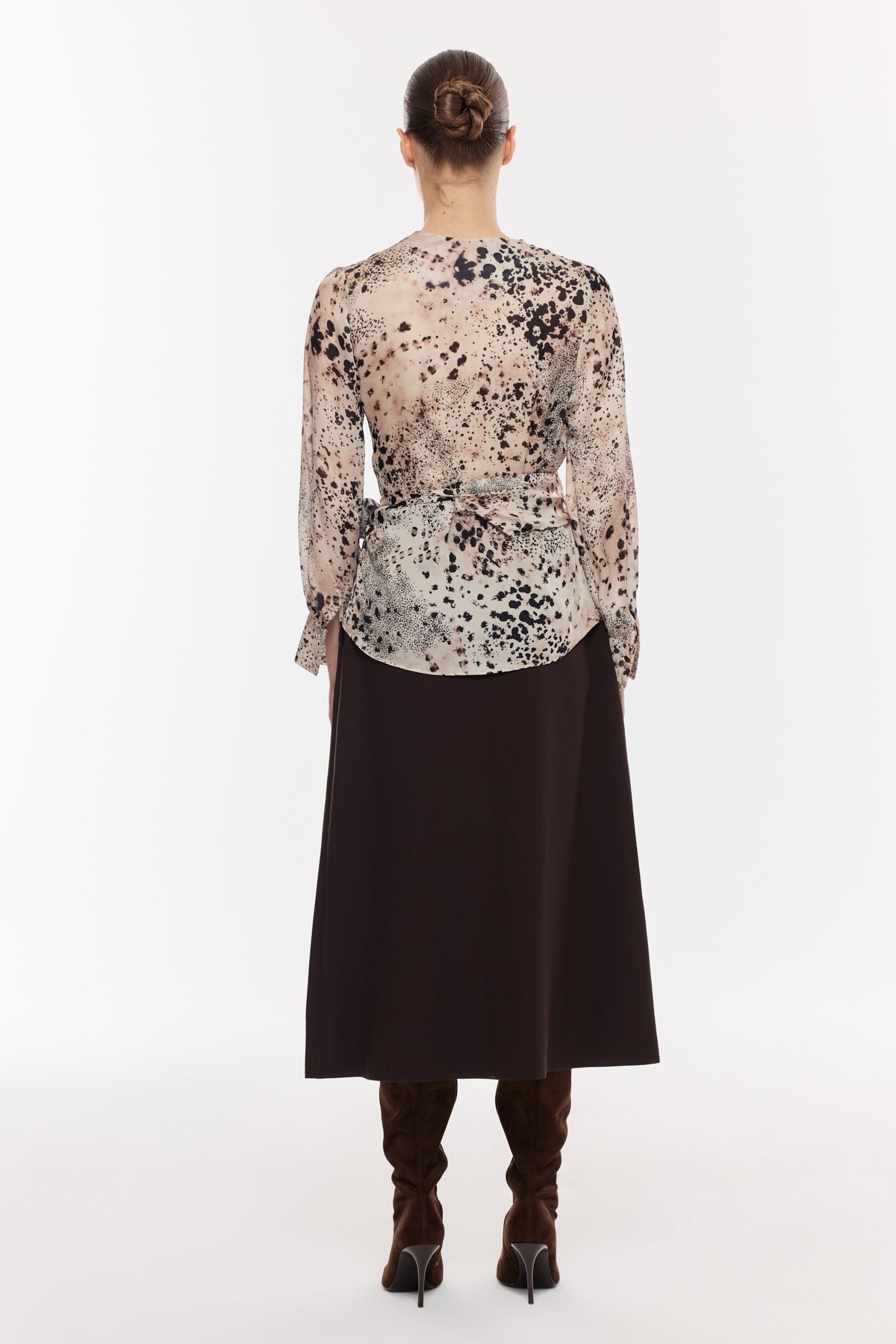 Desenli Kruvaze Bağlamalı Saten Bluz