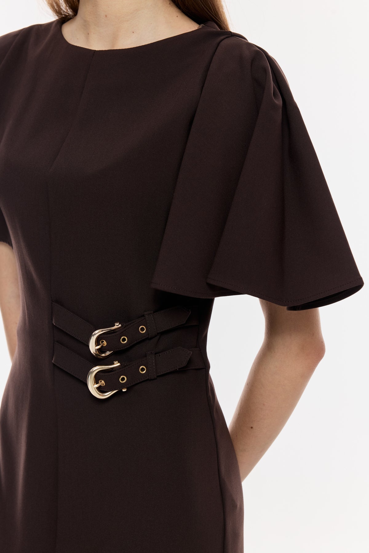 Kemer Detaylı Yırtmaçlı Midi Elbise