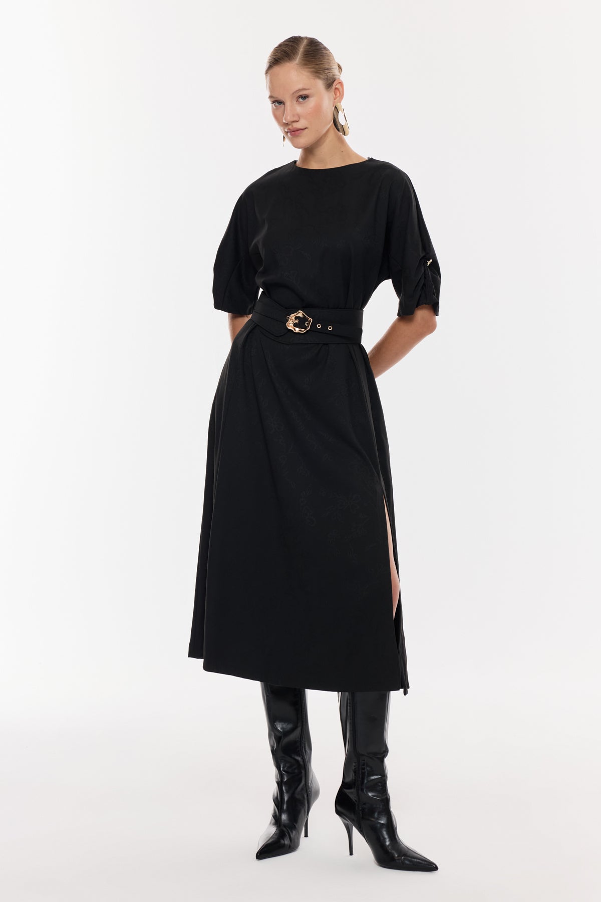 Yırtmaçlı Midi Elbise