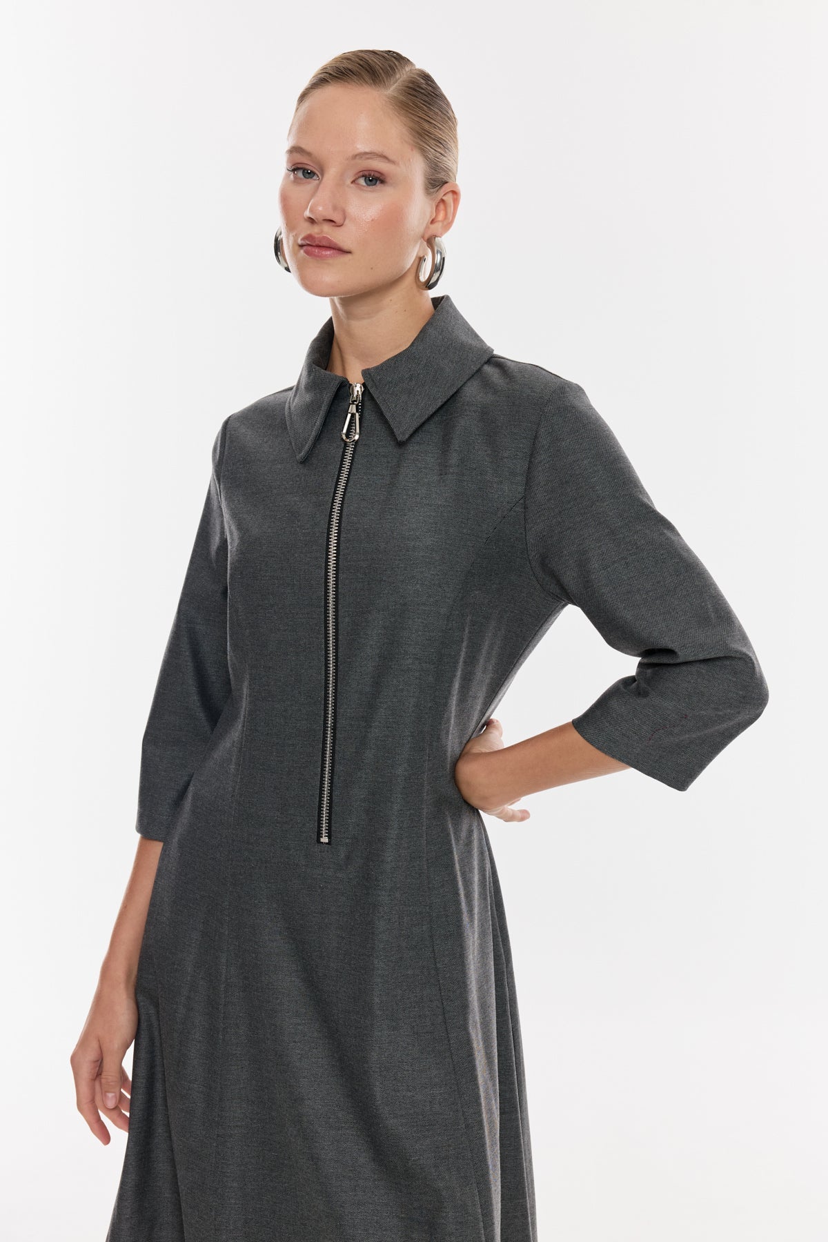 Fermuar Detaylı Yaka Midi Elbise