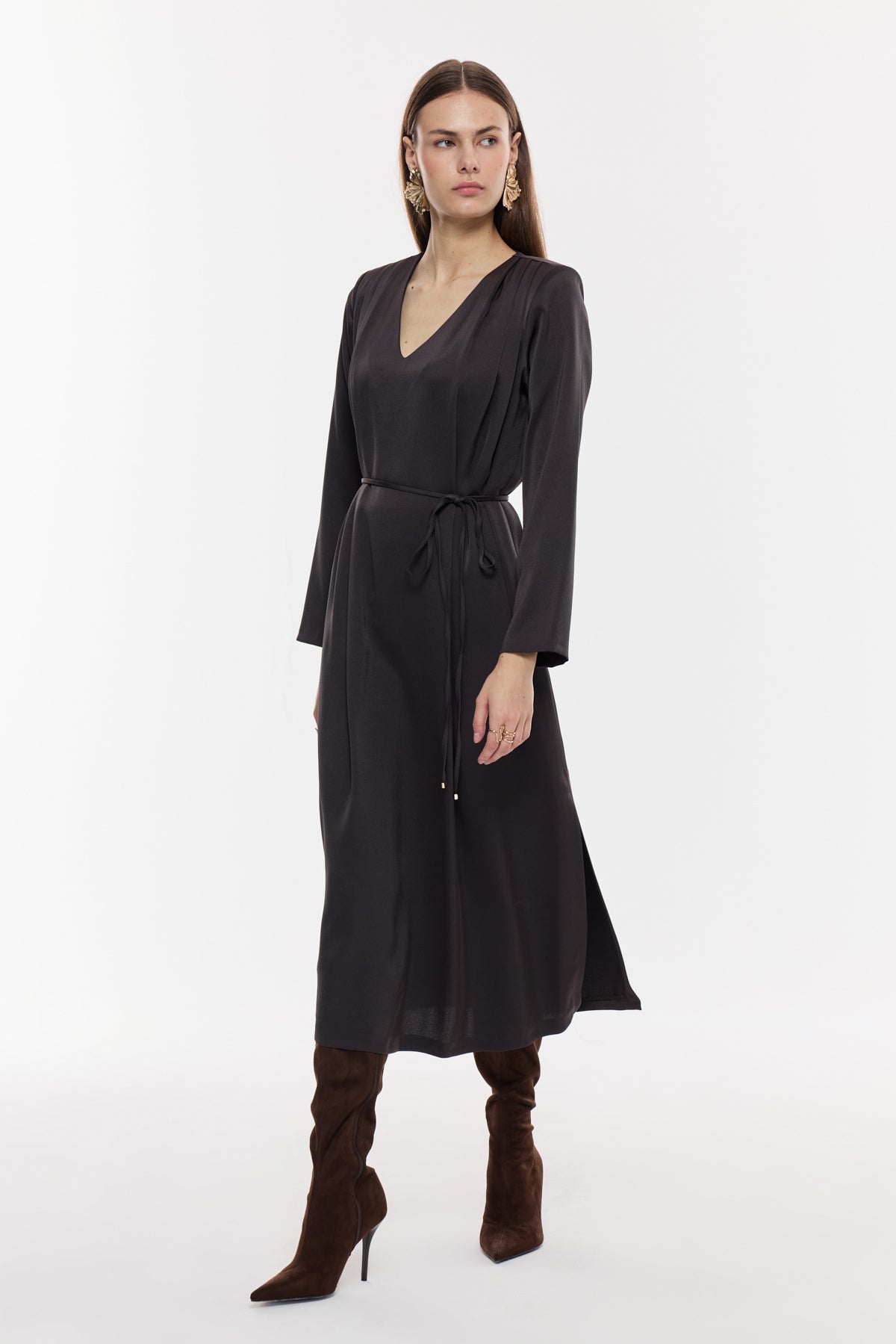 Kuşaklı V Yaka Midi Elbise