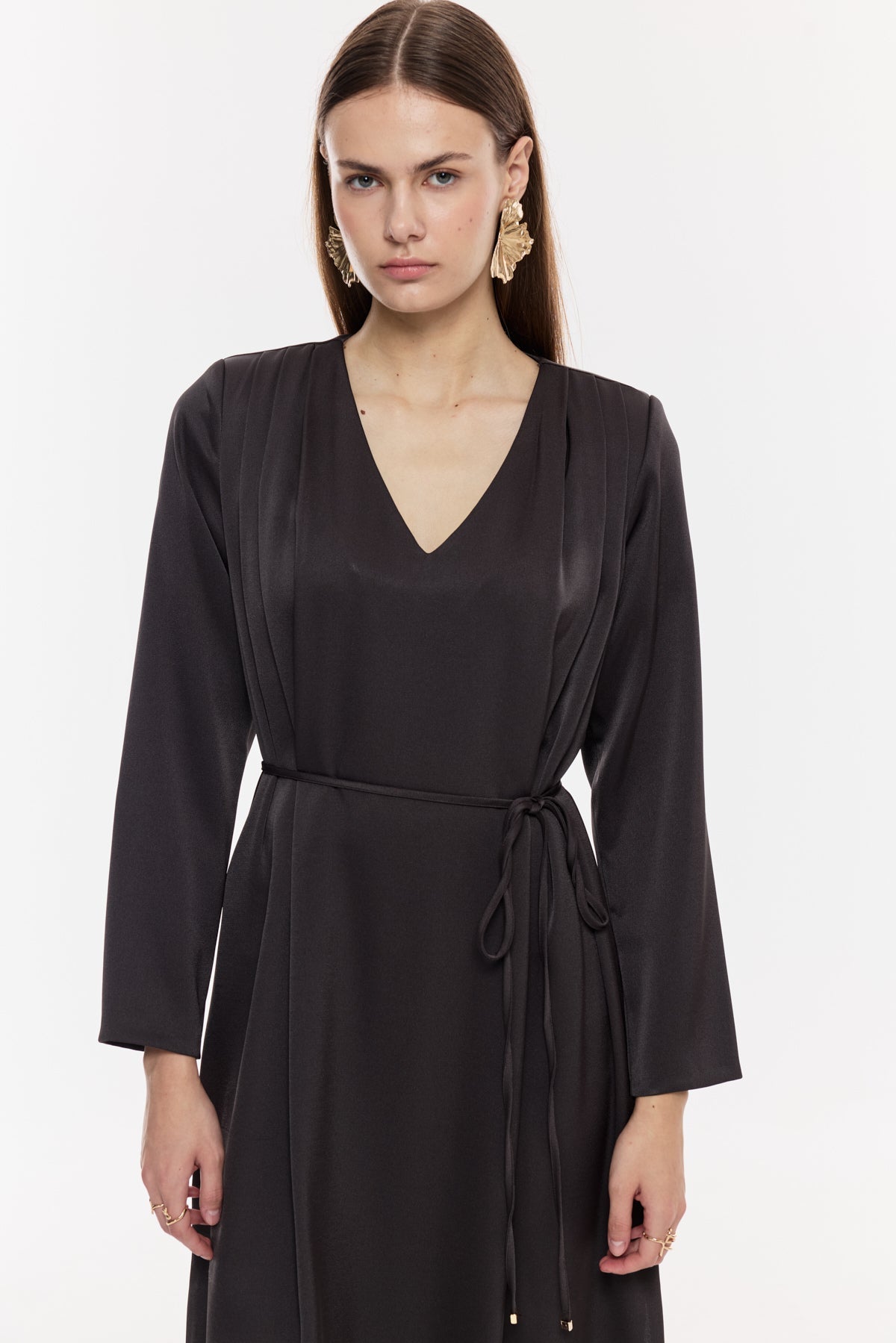 Kuşaklı V Yaka Midi Elbise