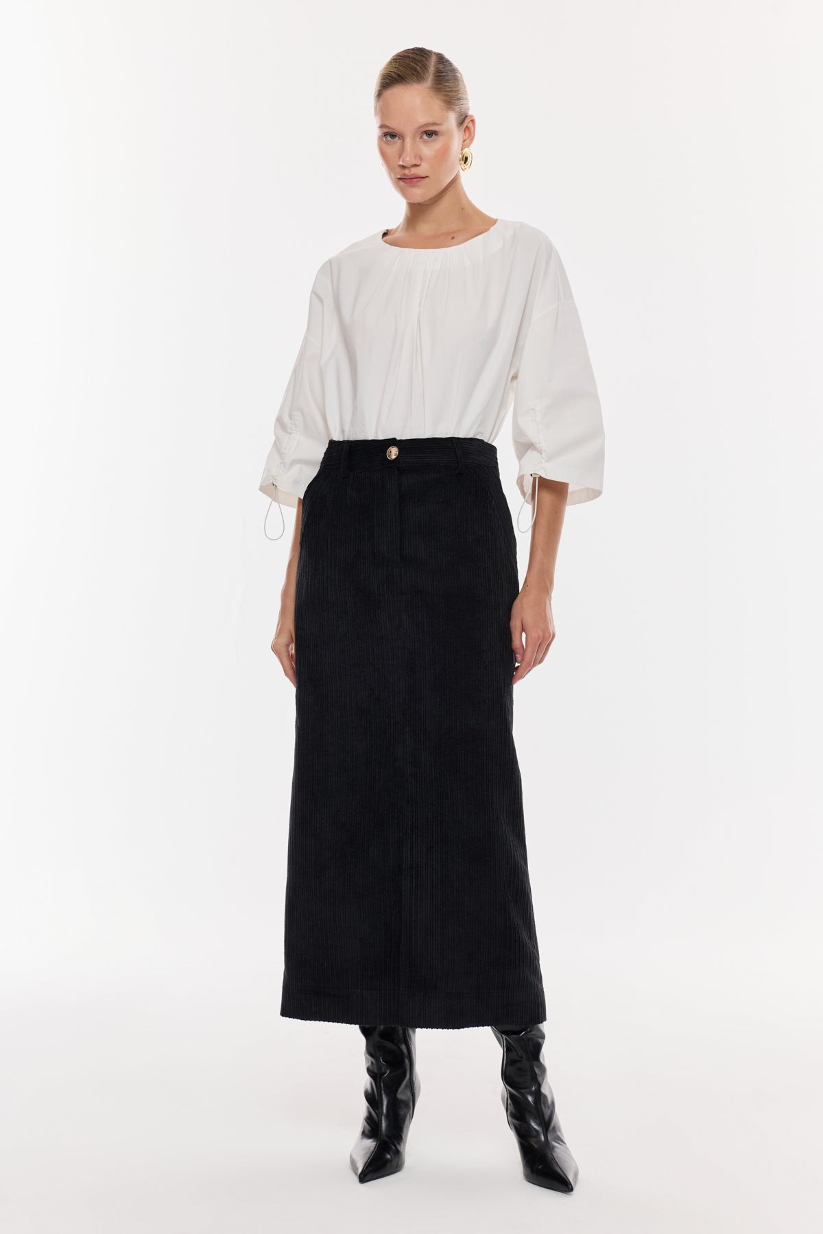 Ön Yırtmaç Detaylı Kalem Etek