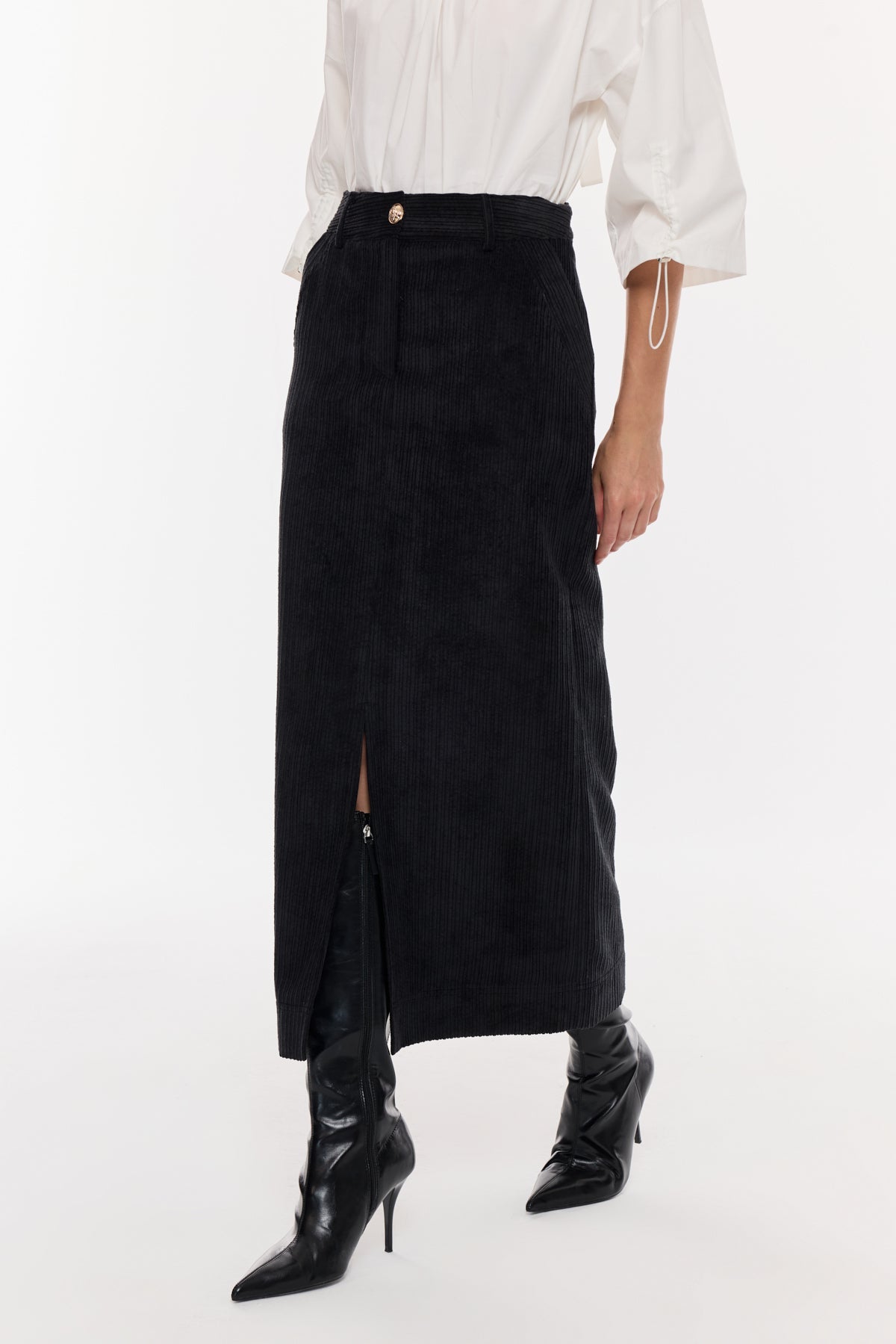 Ön Yırtmaç Detaylı Kalem Etek