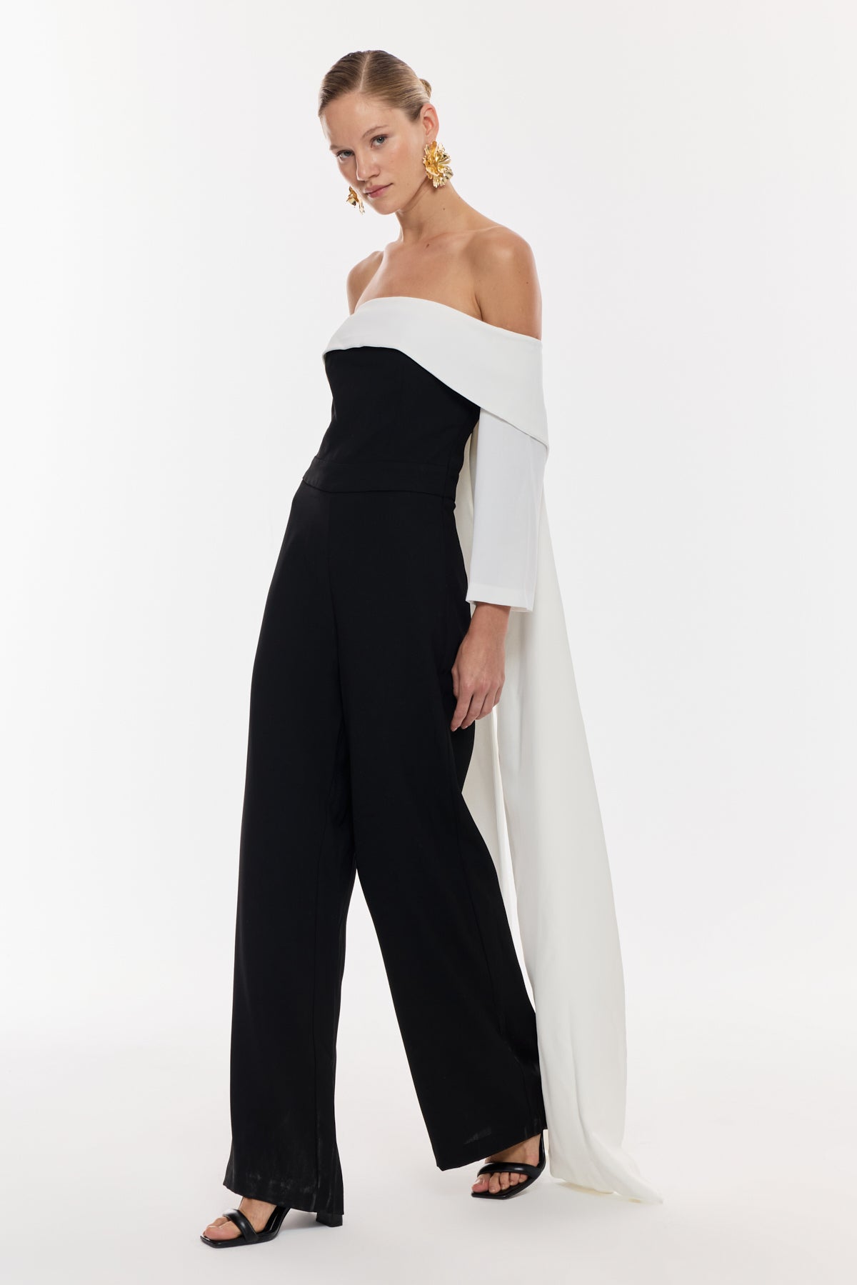 Straplez Siyah Beyaz Drapeli Elbise