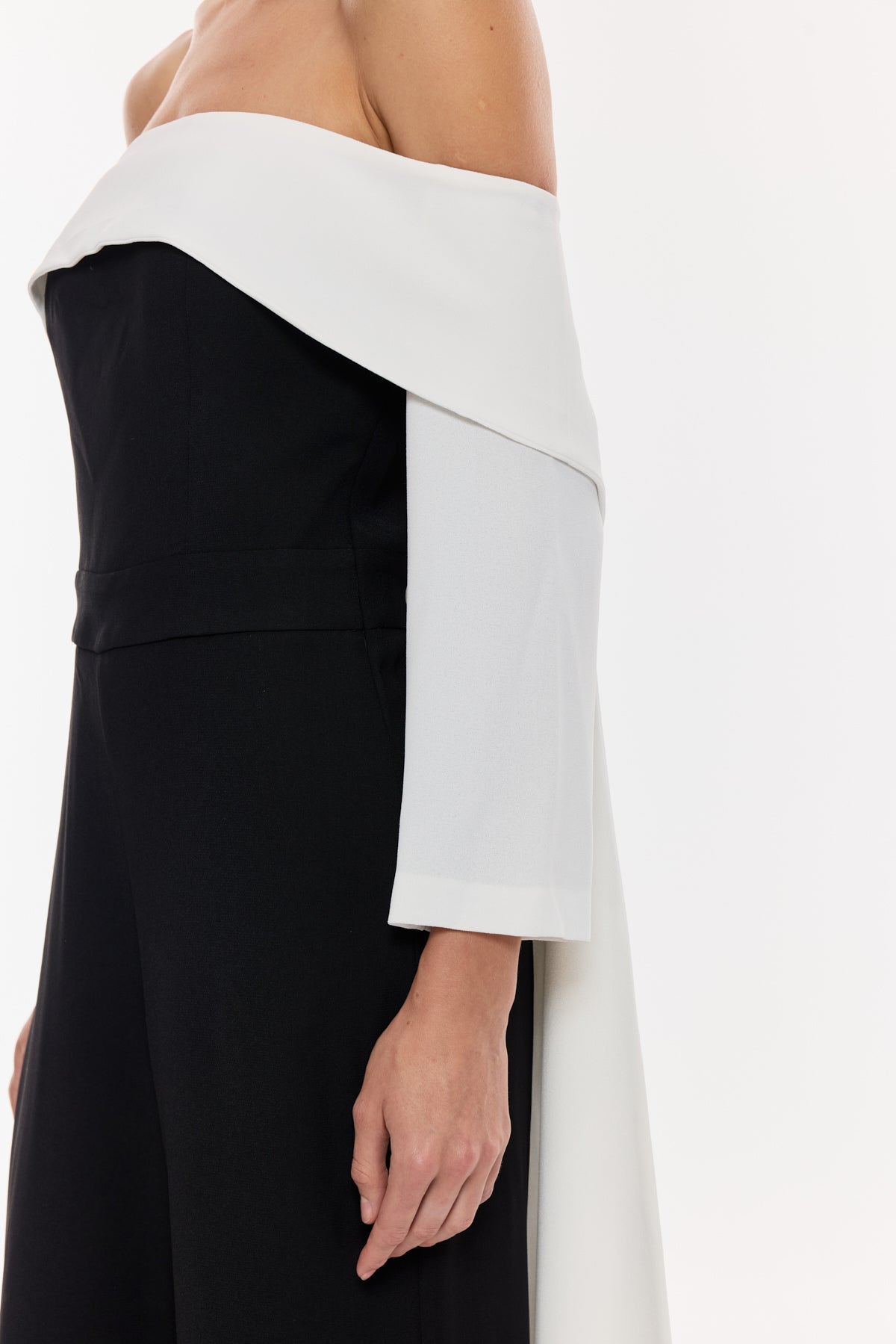 Straplez Siyah Beyaz Drapeli Elbise