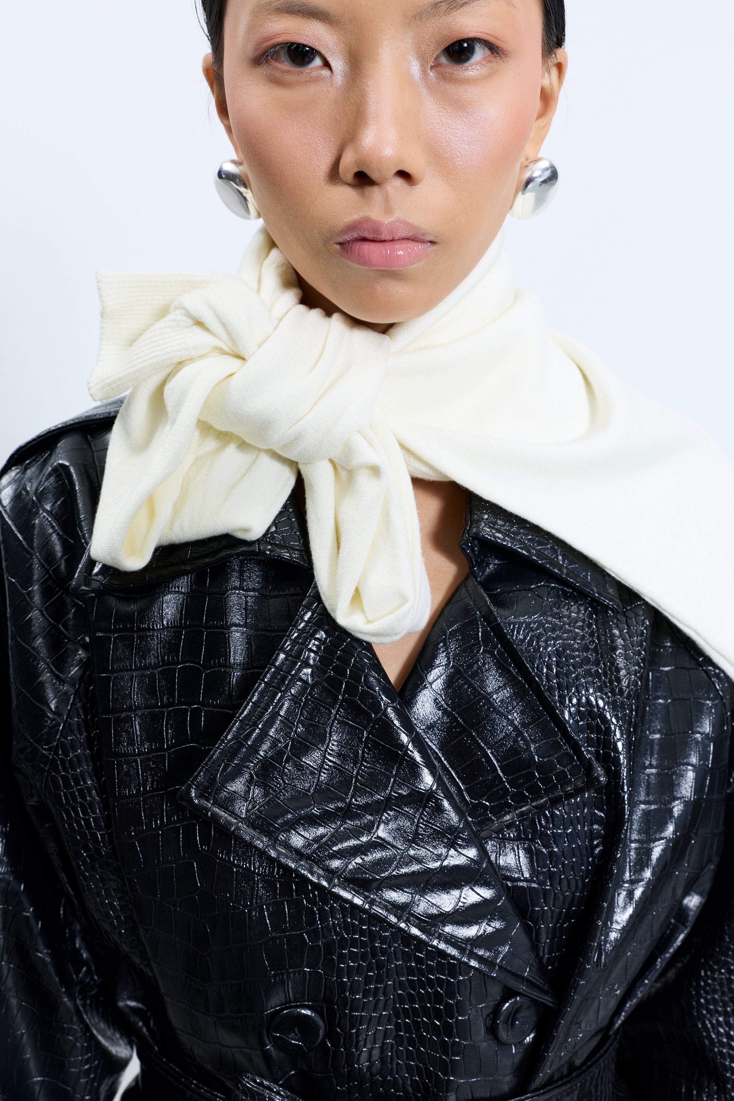 1716 Siyah Deri Trençkot