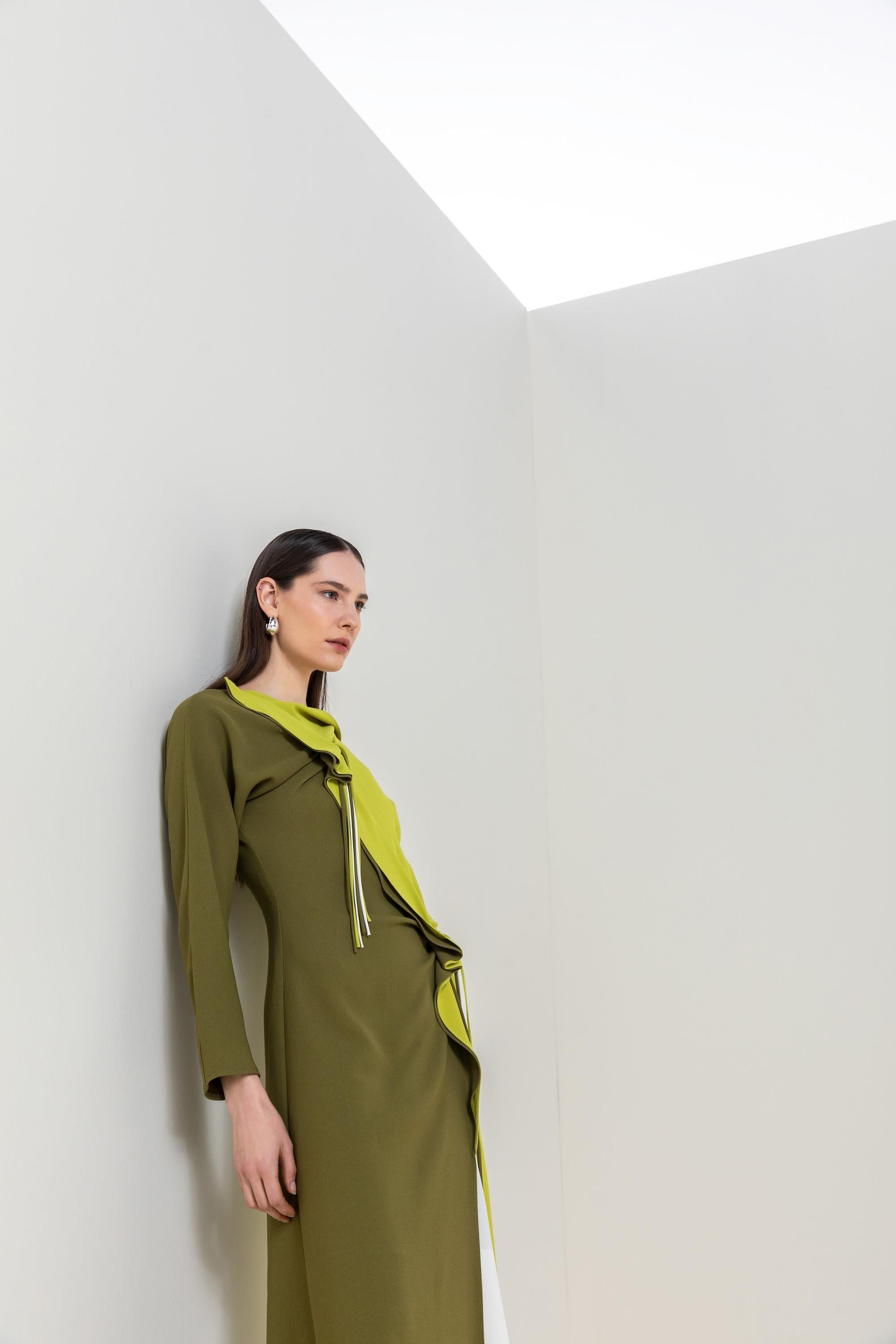 ASİMETRİK BAĞLAMA DETAYLI ELBİSE 26W40878