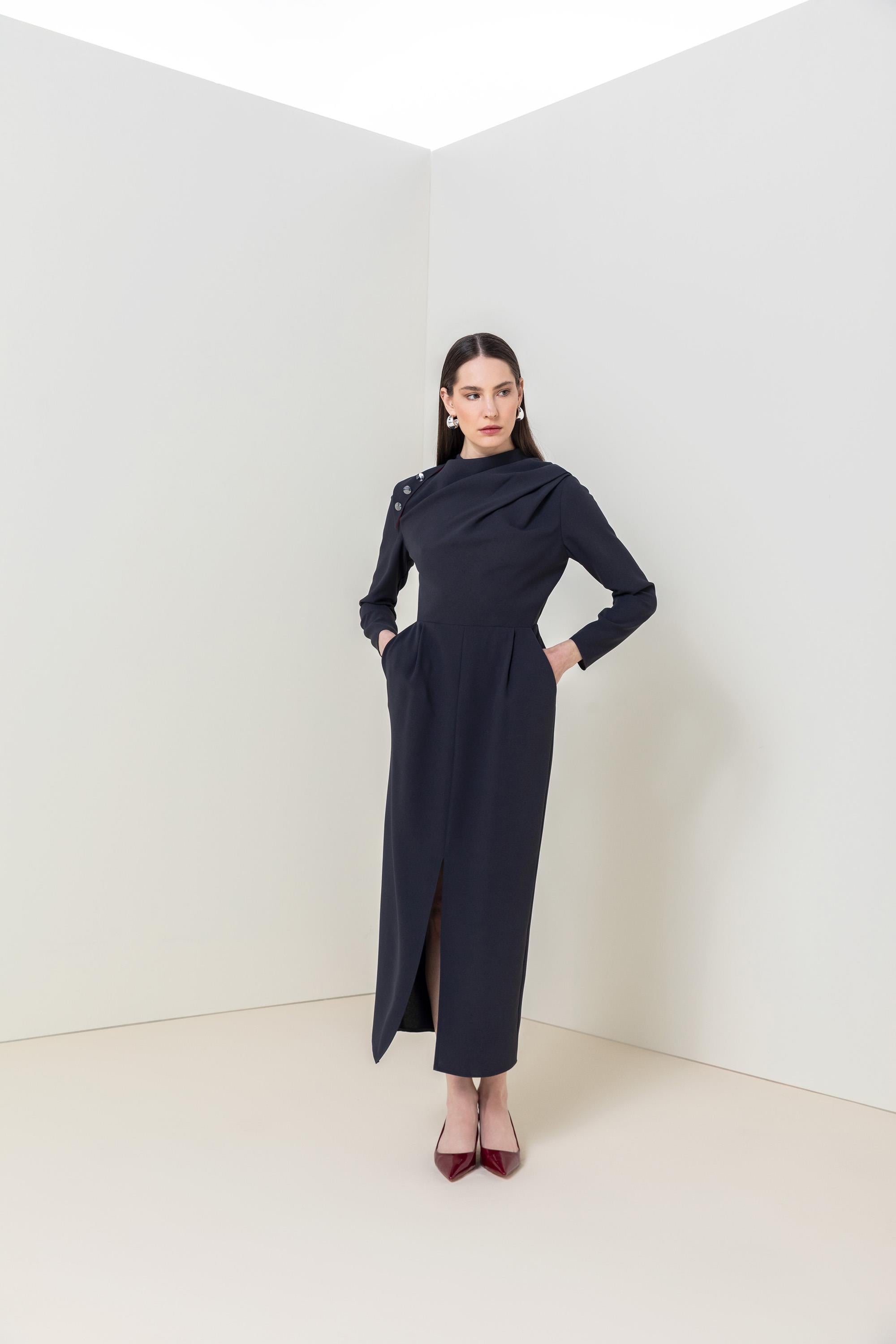 ASİMETRİK DETAYLI UZUN ELBİSE 26W40880