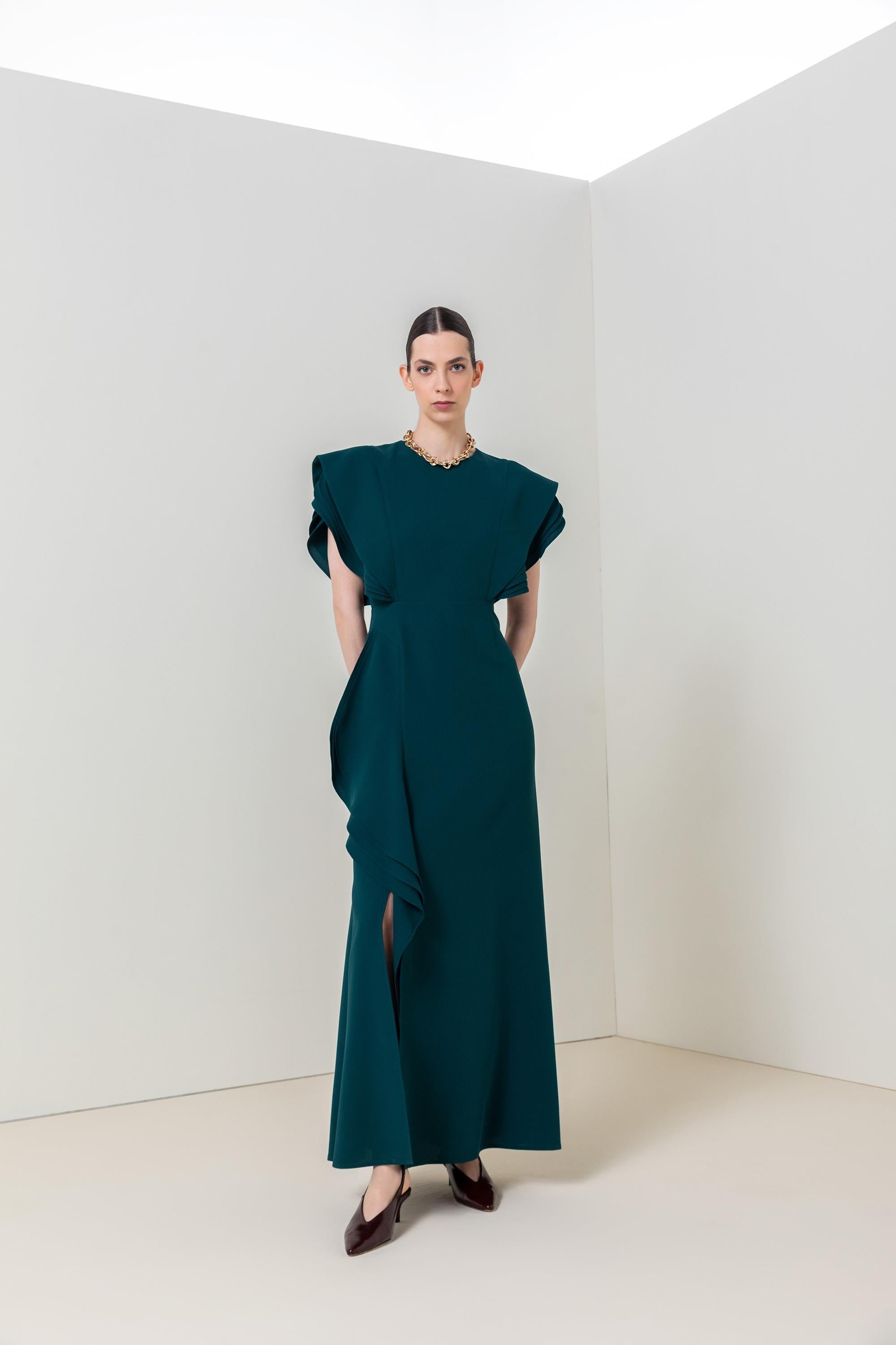 ASİMETRİK VOLANLI UZUN ELBİSE 26W40879