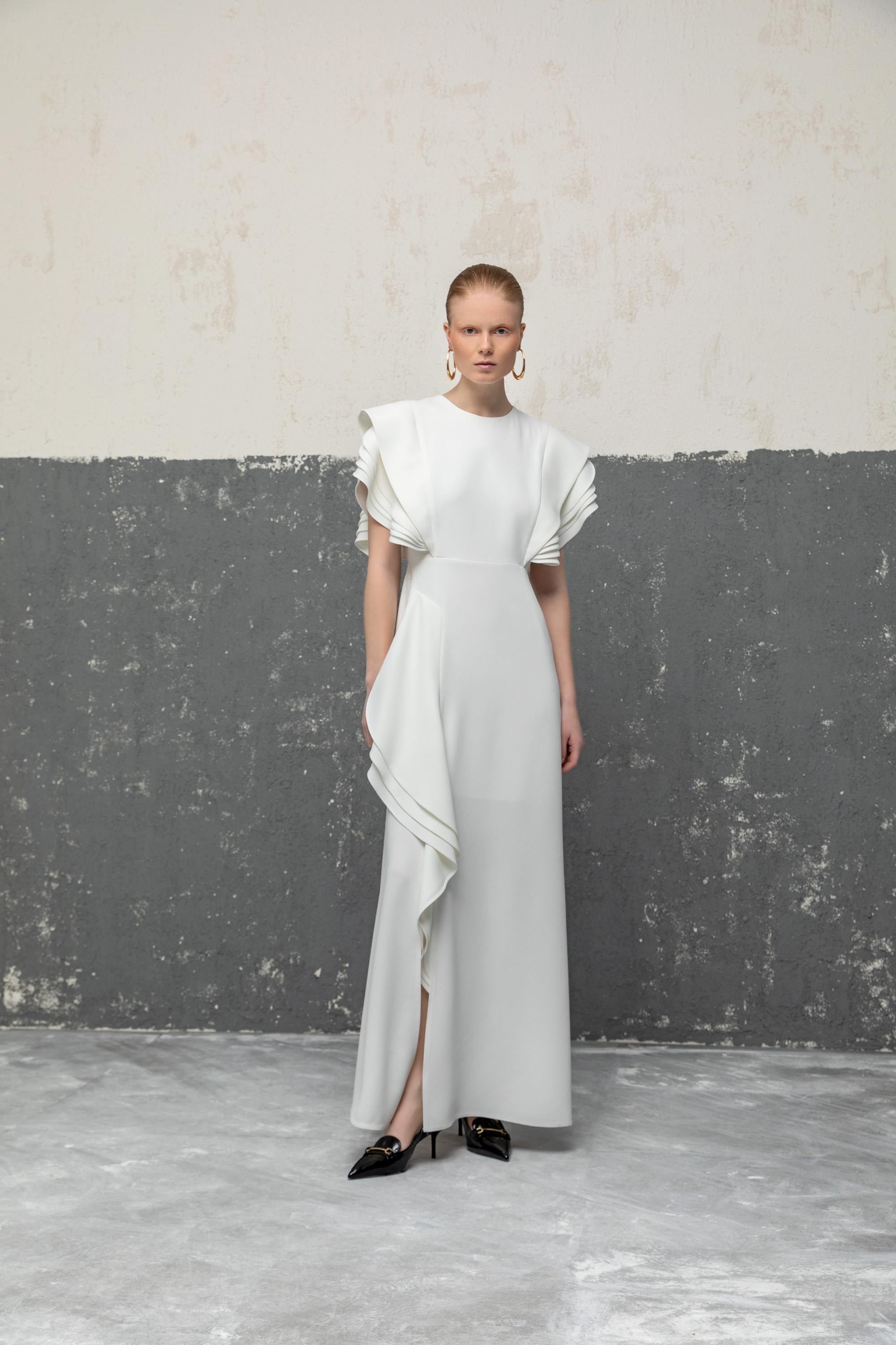 ASİMETRİK VOLANLI UZUN ELBİSE 26W40879