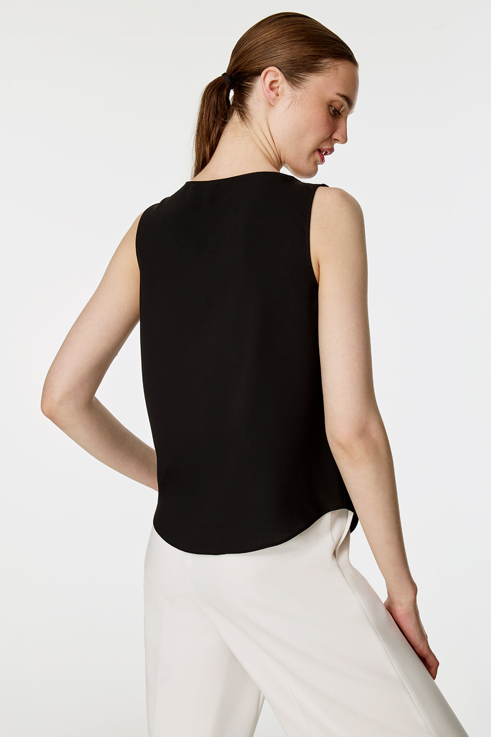 Düğme Detaylı Kolsuz Bluz SİYAH