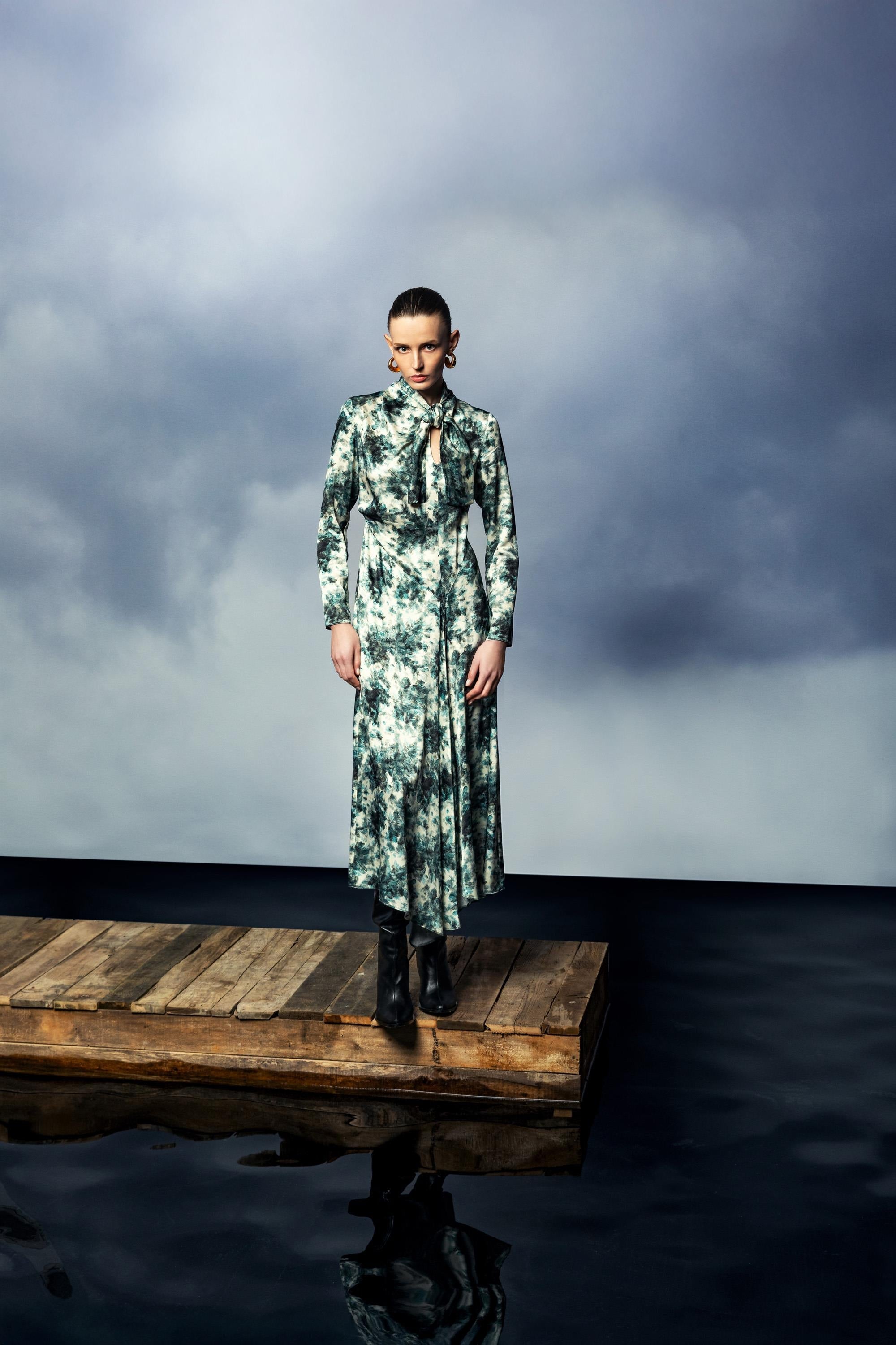 DESENLİ KUŞAKLI UZUN ELBİSE 26W40868