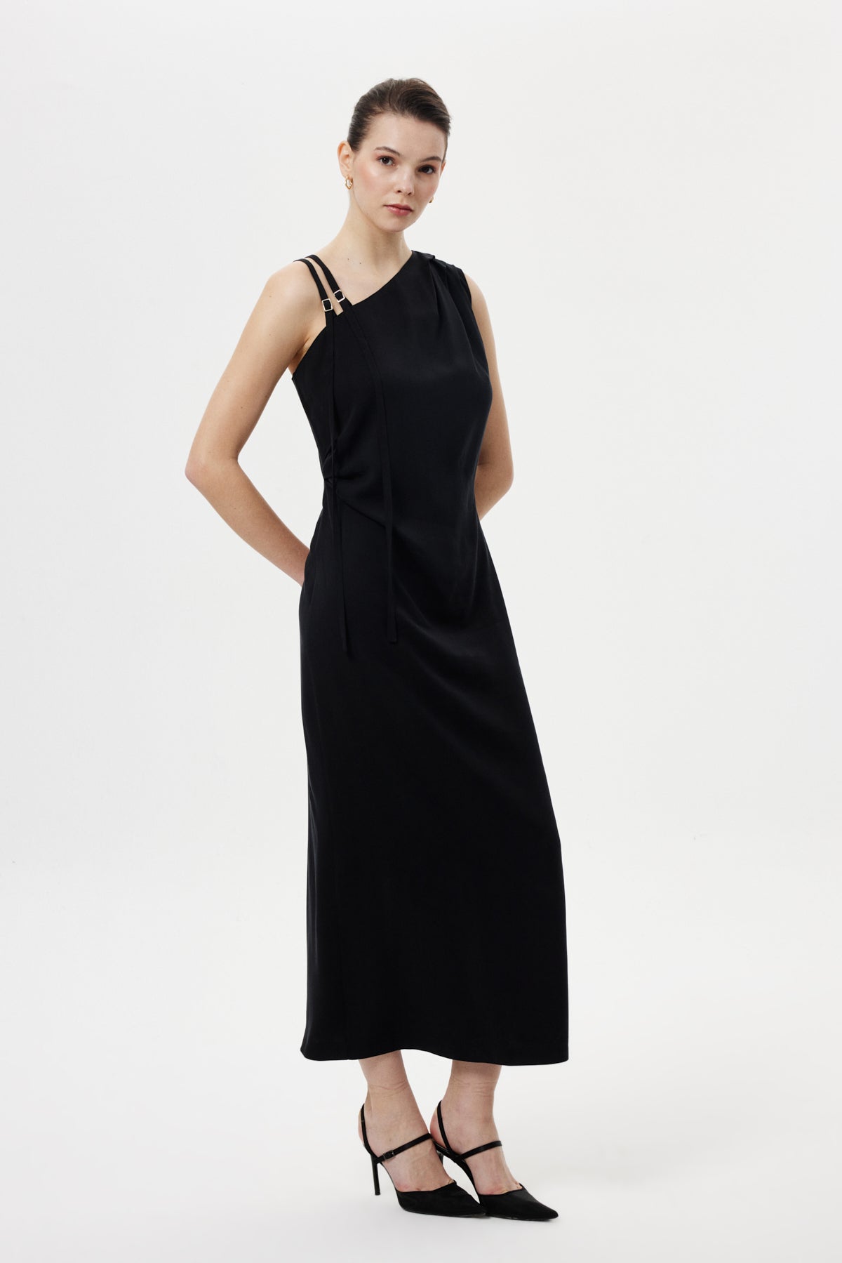 Omuz Detaylı Uzun Elbise SİYAH