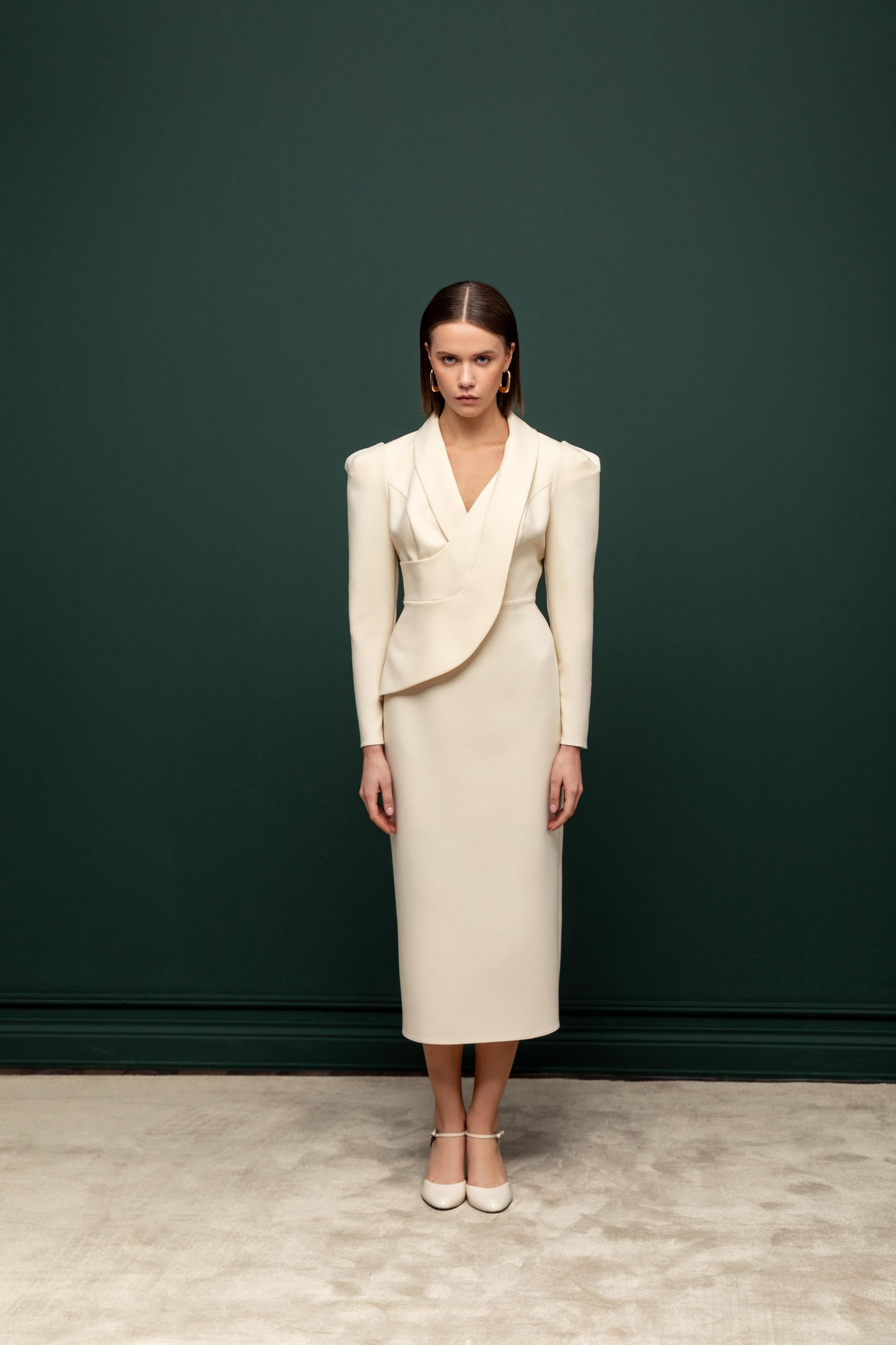 KATMAN DETAYLI MİDİ ELBİSE 26W40819