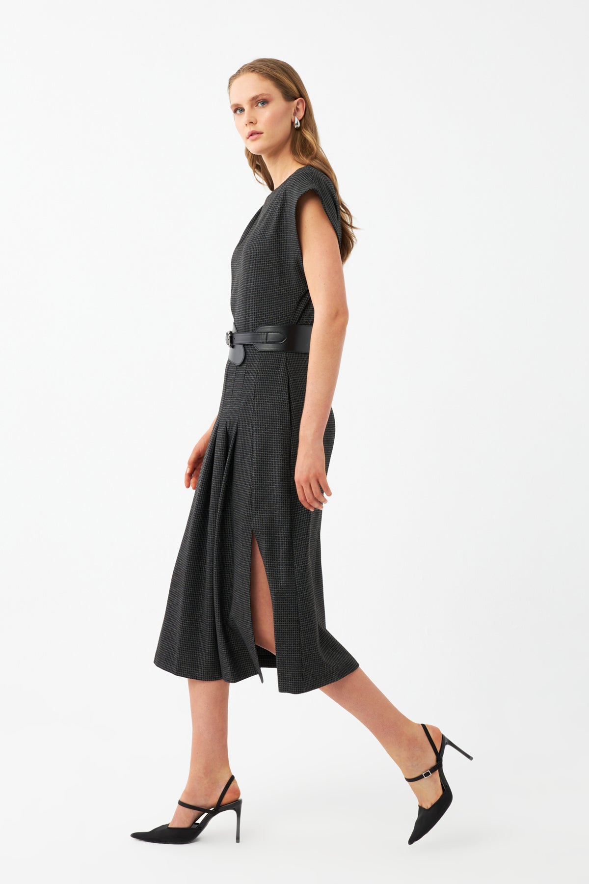 Kemerli Pileli Midi Elbise